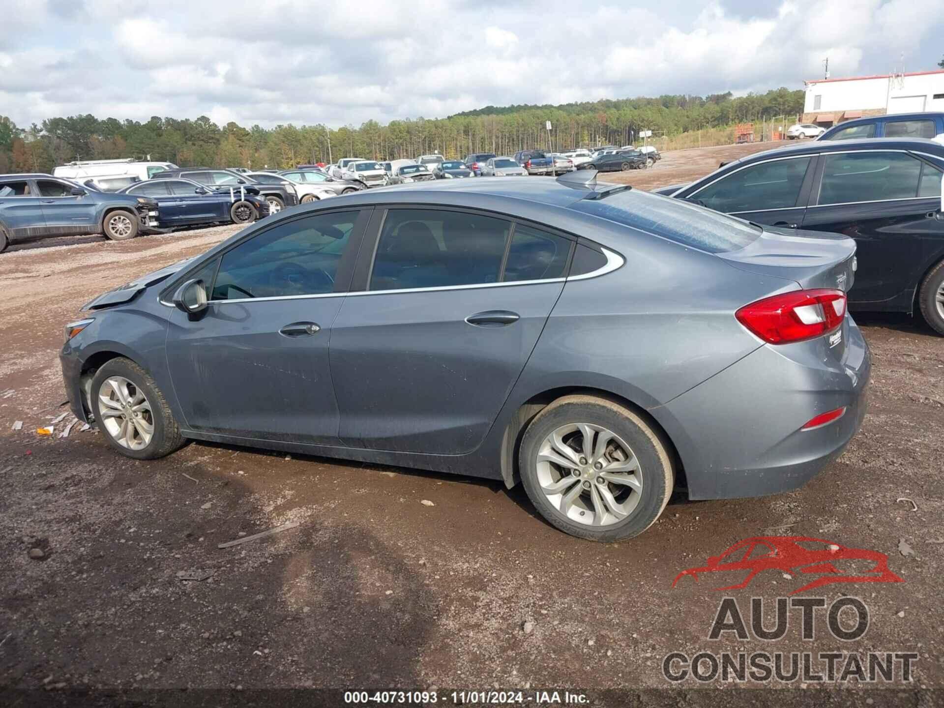 CHEVROLET CRUZE 2019 - 1G1BE5SM3K7100488