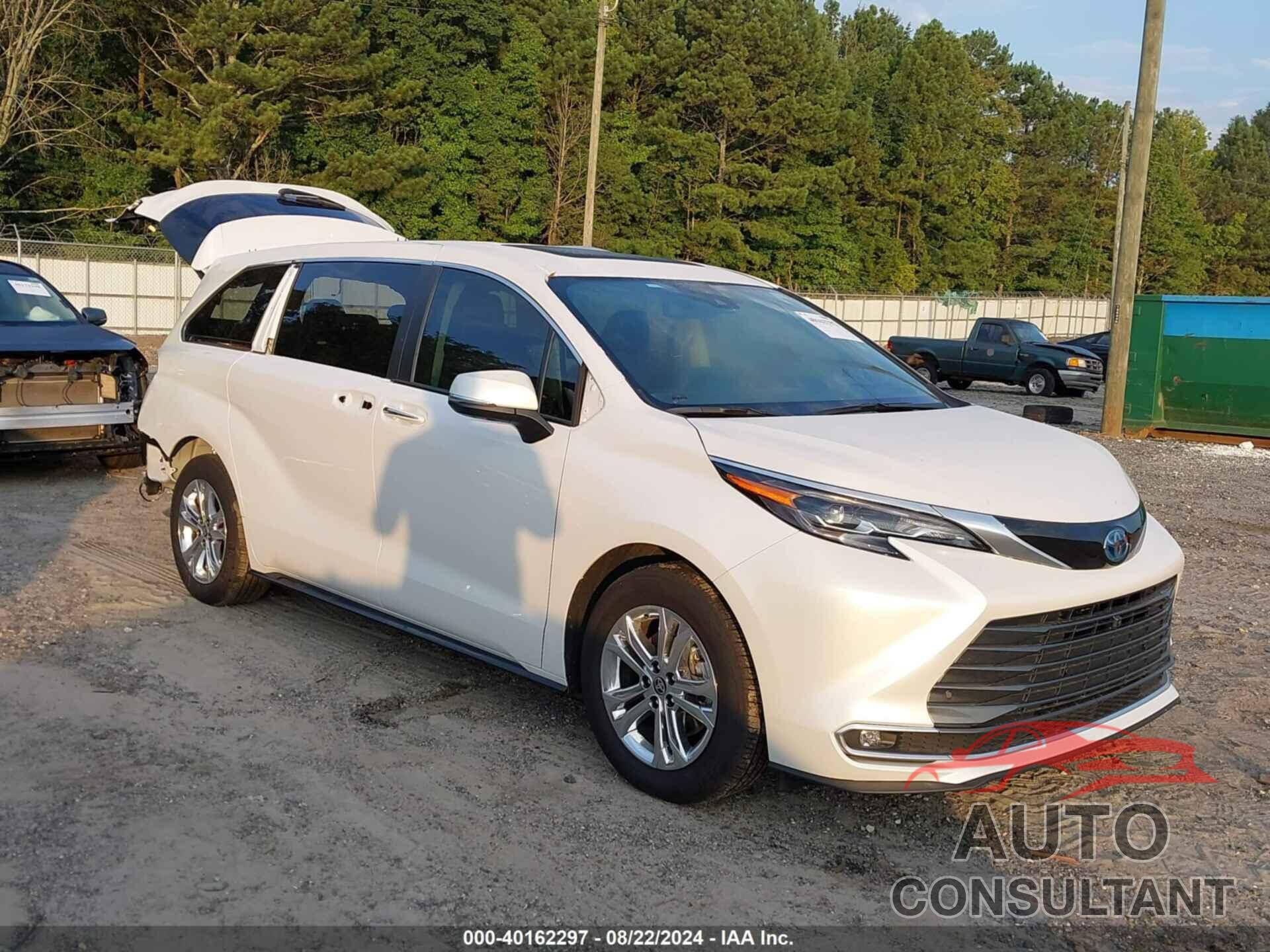 TOYOTA SIENNA 2024 - 5TDESKFC8RS108521