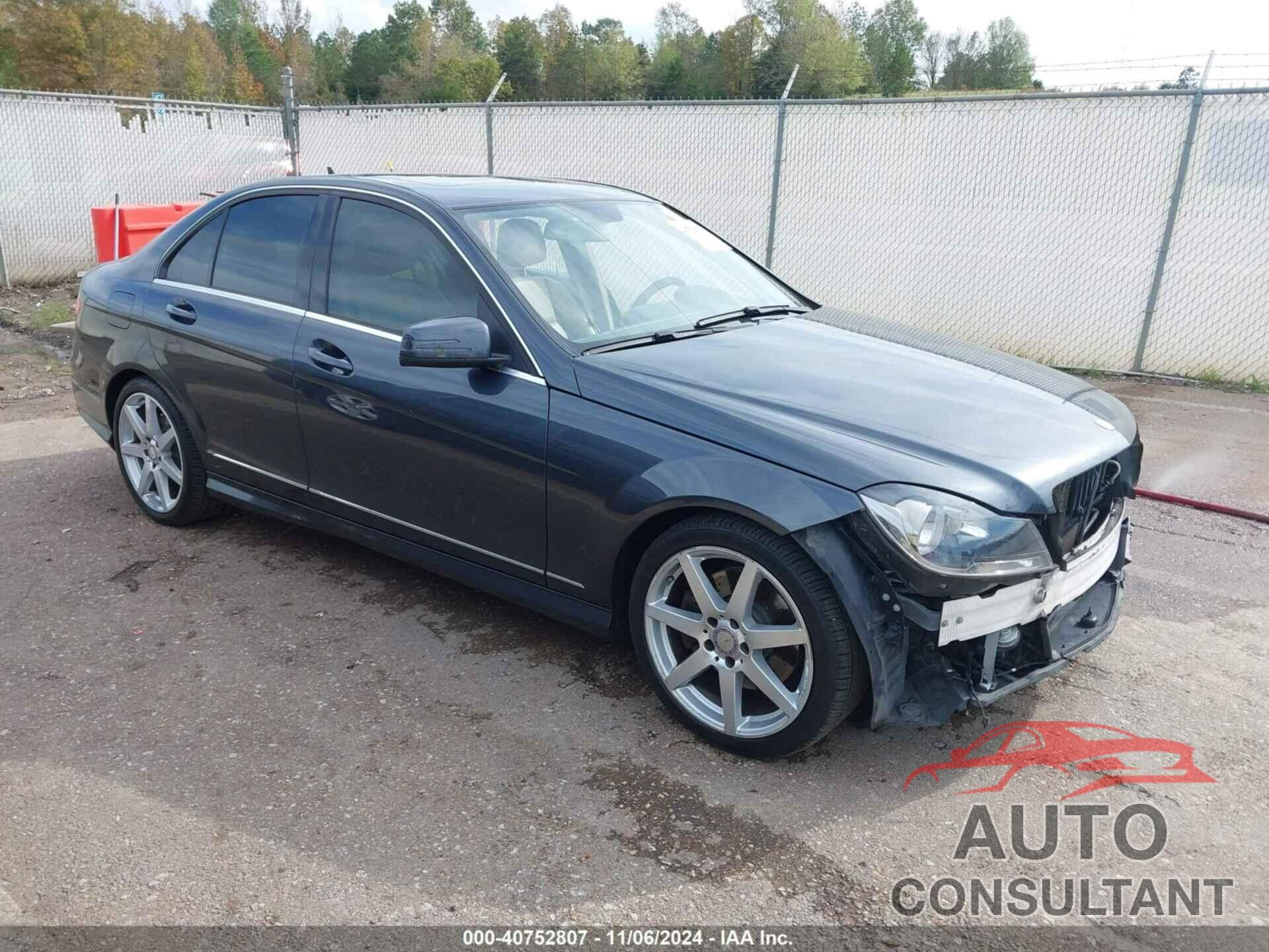 MERCEDES-BENZ C 300 2014 - WDDGF8AB1EG243462