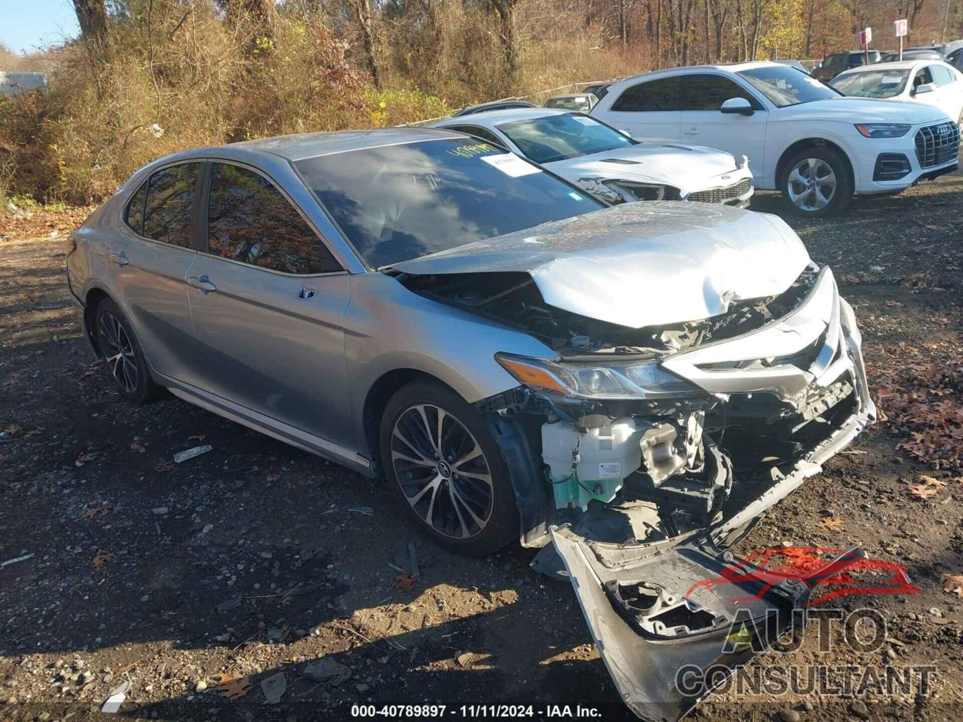 TOYOTA CAMRY 2018 - 4T1B11HK3JU643157