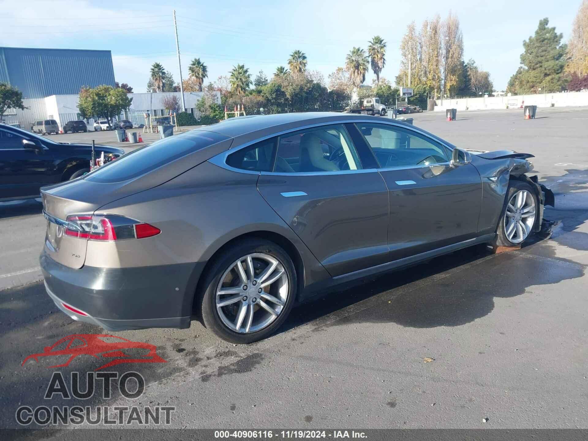 TESLA MODEL S 2015 - 5YJSA1E28FF119110