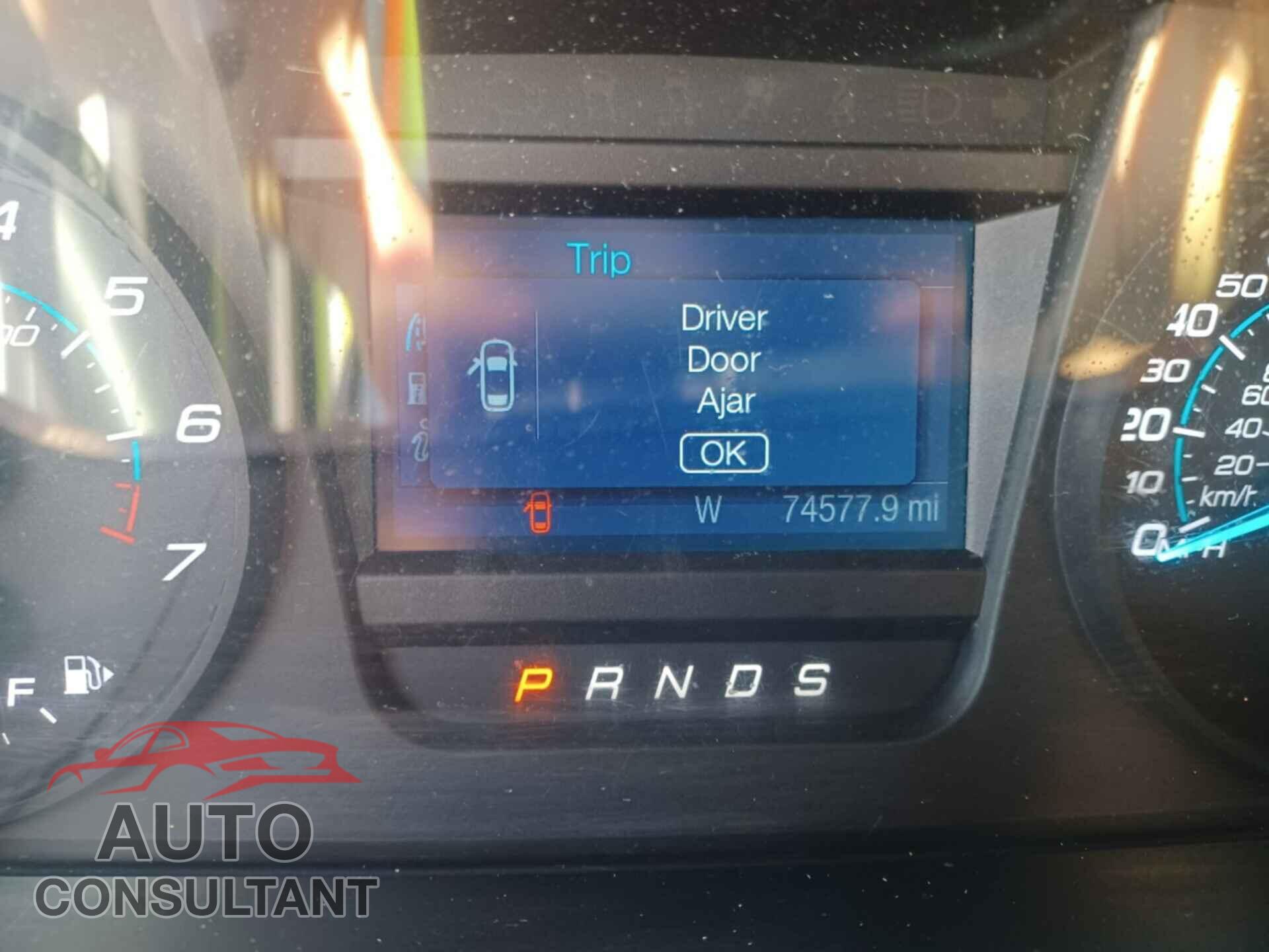 FORD TAURUS 2018 - 1FAHP2E87JG114925