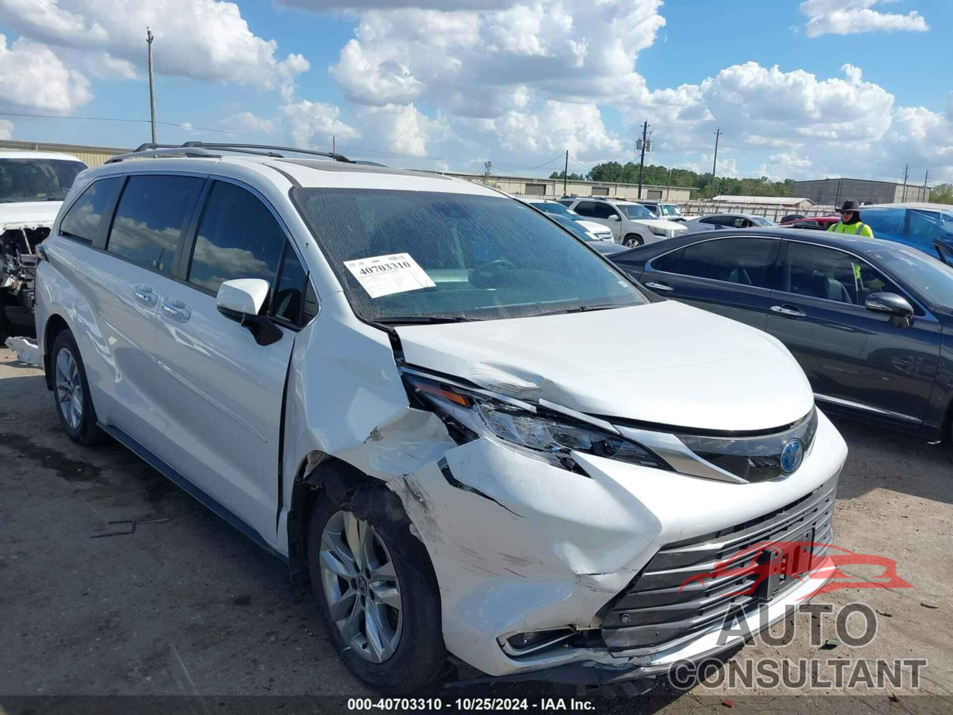 TOYOTA SIENNA 2022 - 5TDZRKEC9NS084058