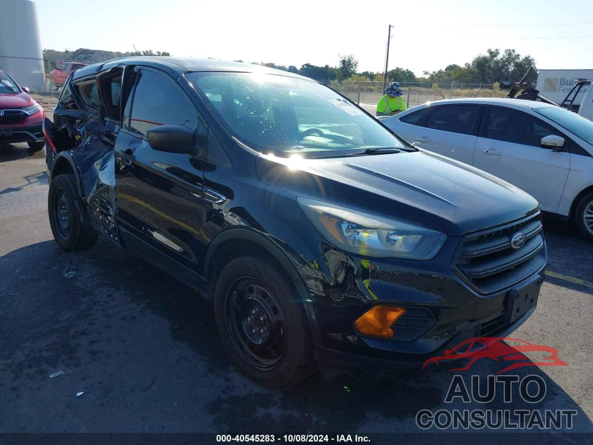 FORD ESCAPE 2018 - 1FMCU0F76JUD58845