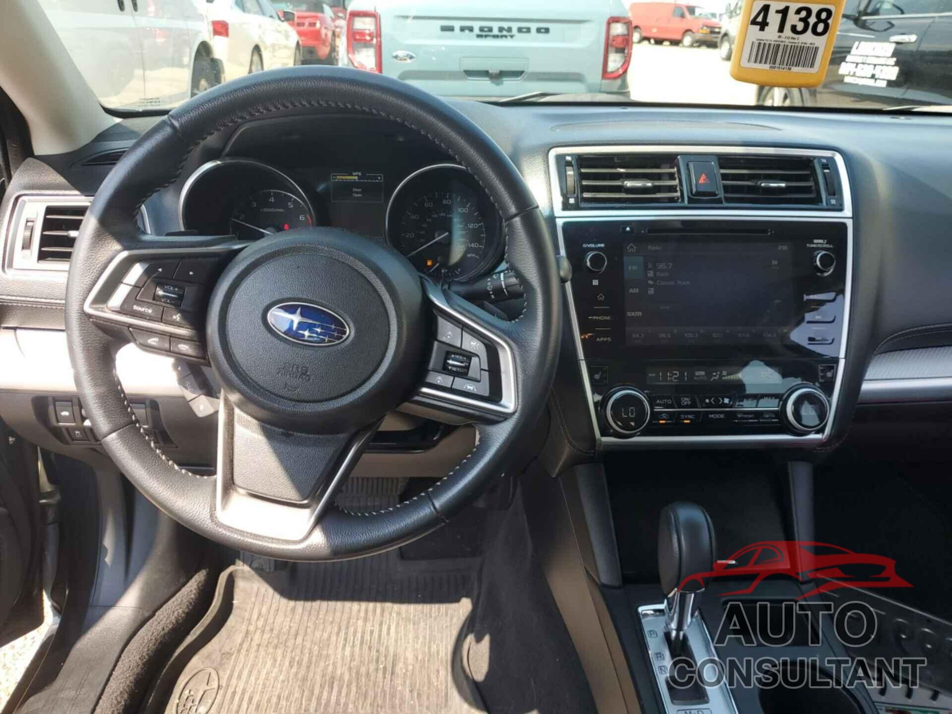 SUBARU LEGACY 2019 - 4S3BNAF69K3019949