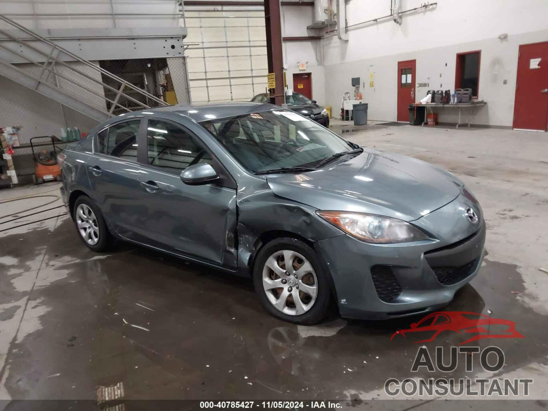 MAZDA MAZDA3 2013 - JM1BL1U76D1703826