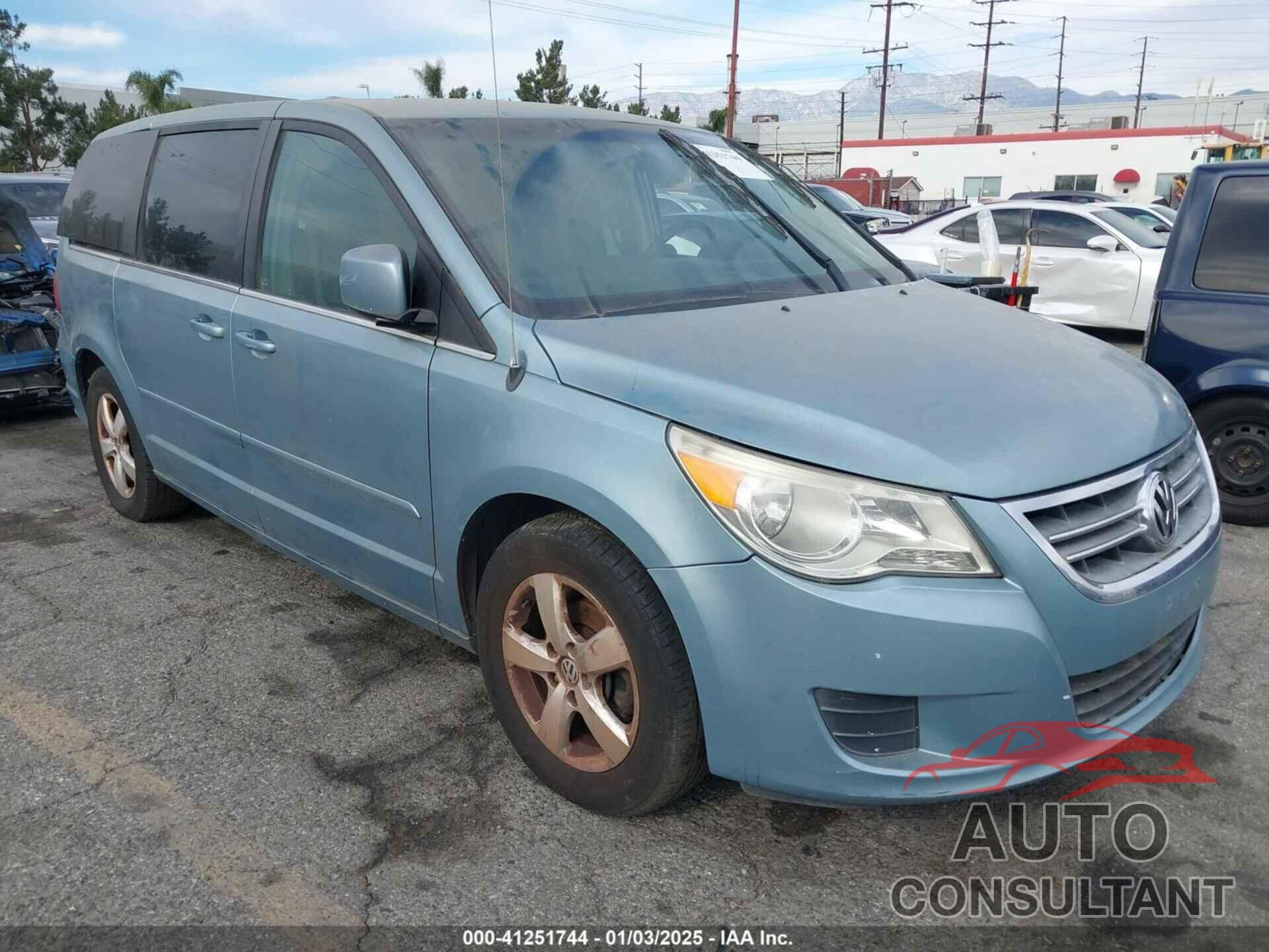 VOLKSWAGEN ROUTAN 2009 - 2V8HW34159R586546