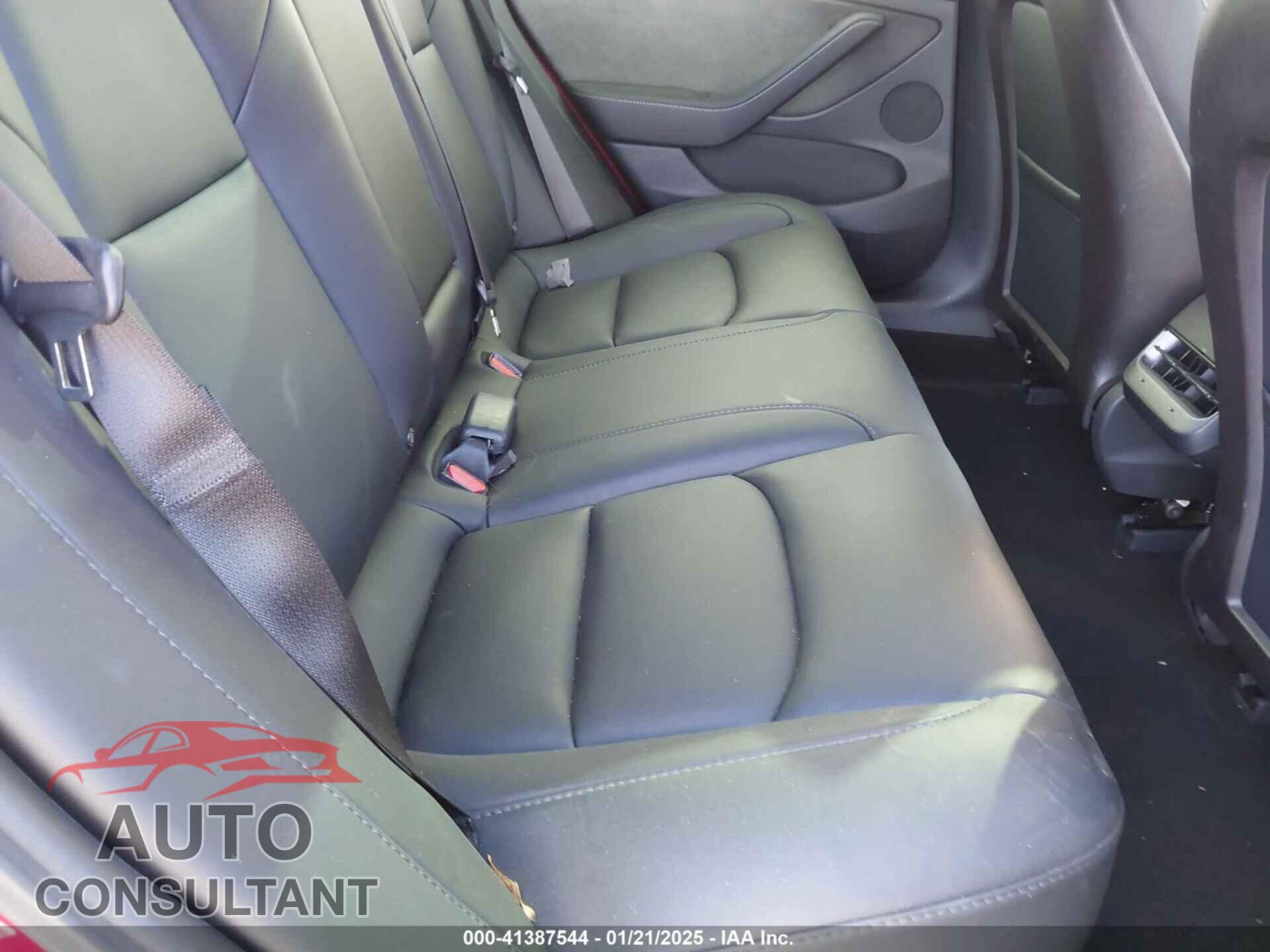 TESLA MODEL 3 2021 - 5YJ3E1EC7MF997237