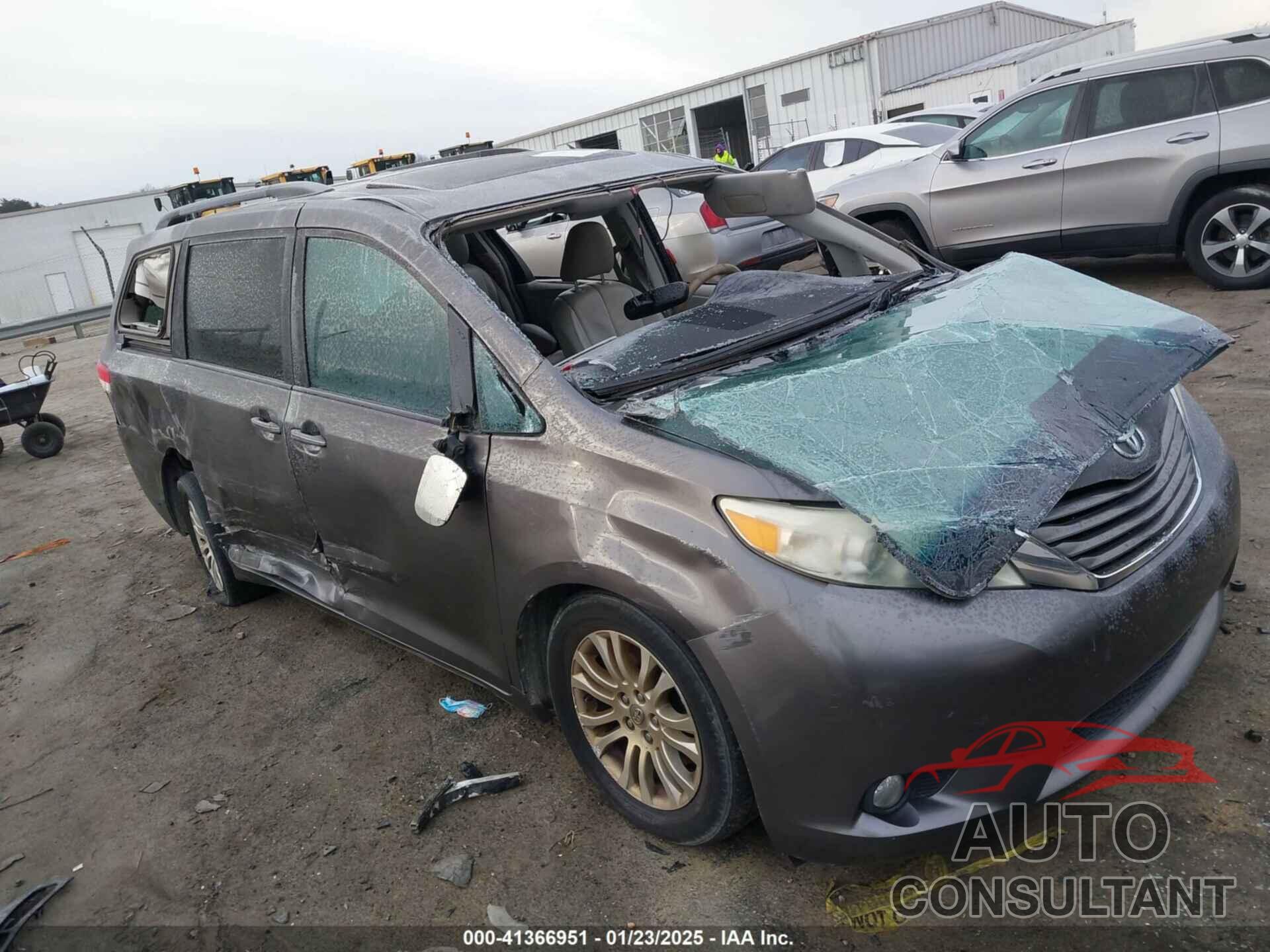 TOYOTA SIENNA 2011 - 5TDYK3DC3BS120720