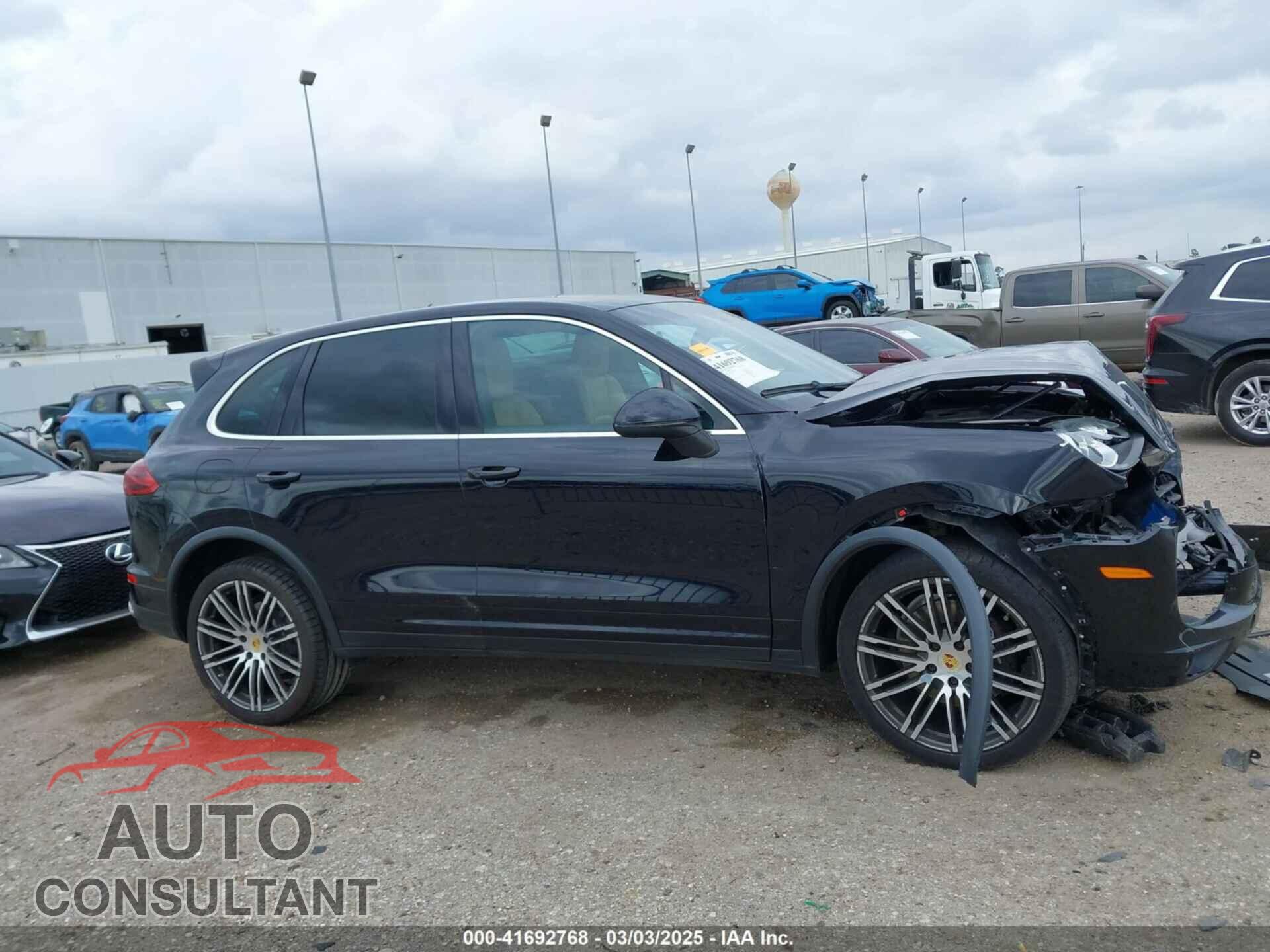 PORSCHE CAYENNE 2017 - WP1AA2A2XHKA90706