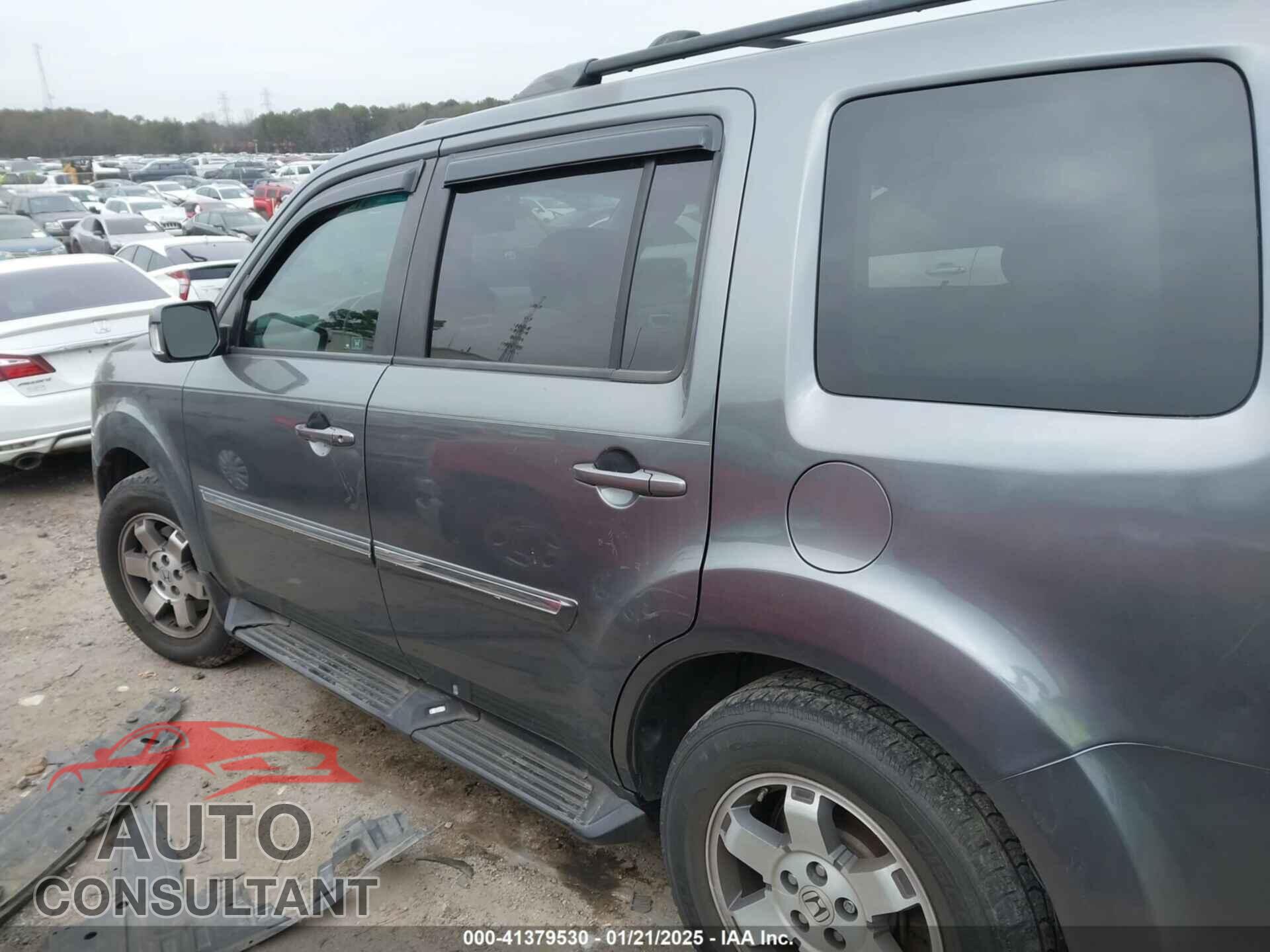 HONDA PILOT 2011 - 5FNYF4H96BB071137