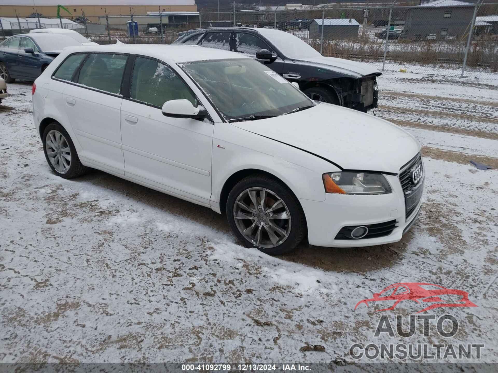 AUDI A3 2013 - WAUBJAFM4DA004040