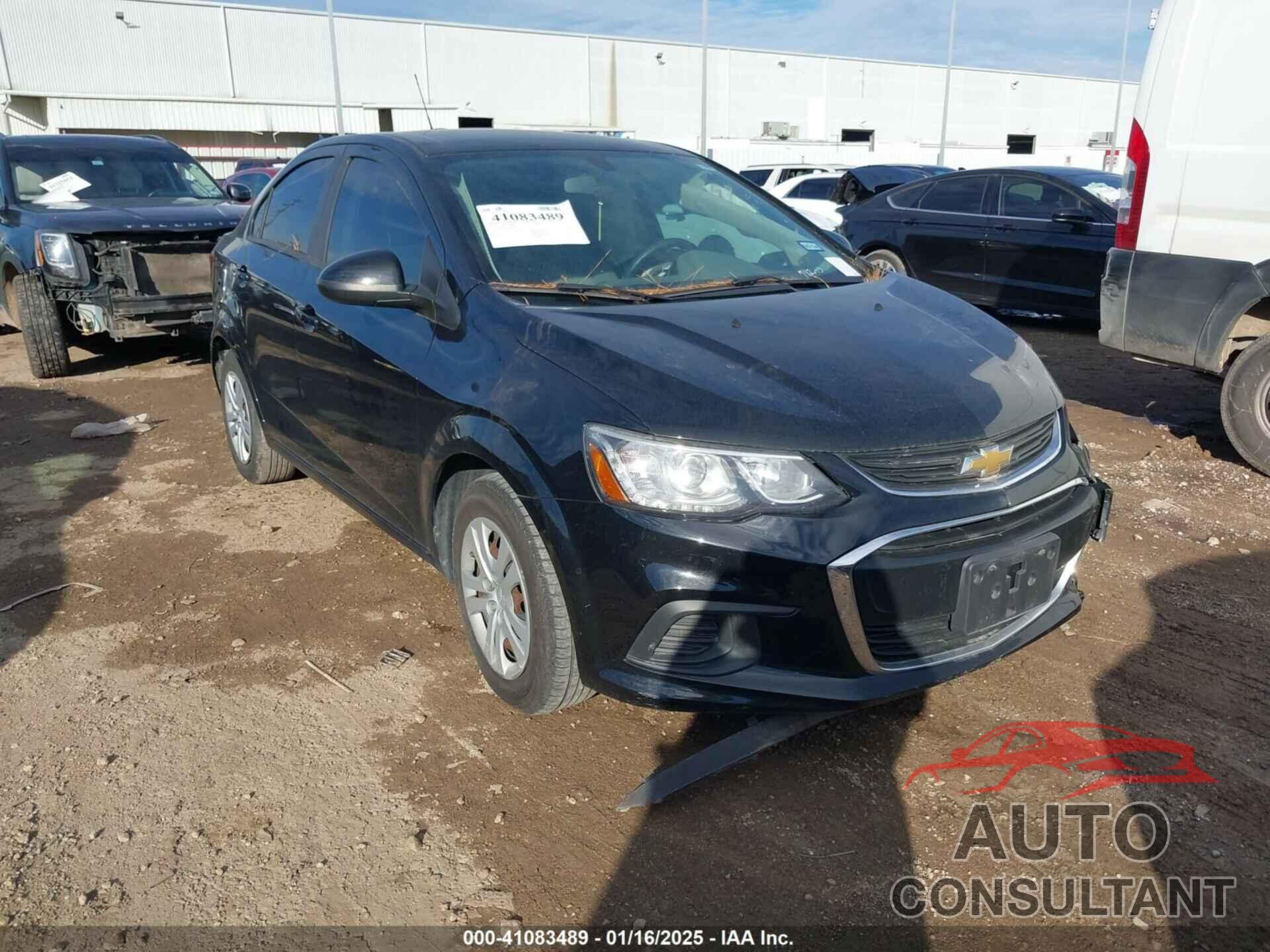 CHEVROLET SONIC 2018 - 1G1JB5SH2J4108833