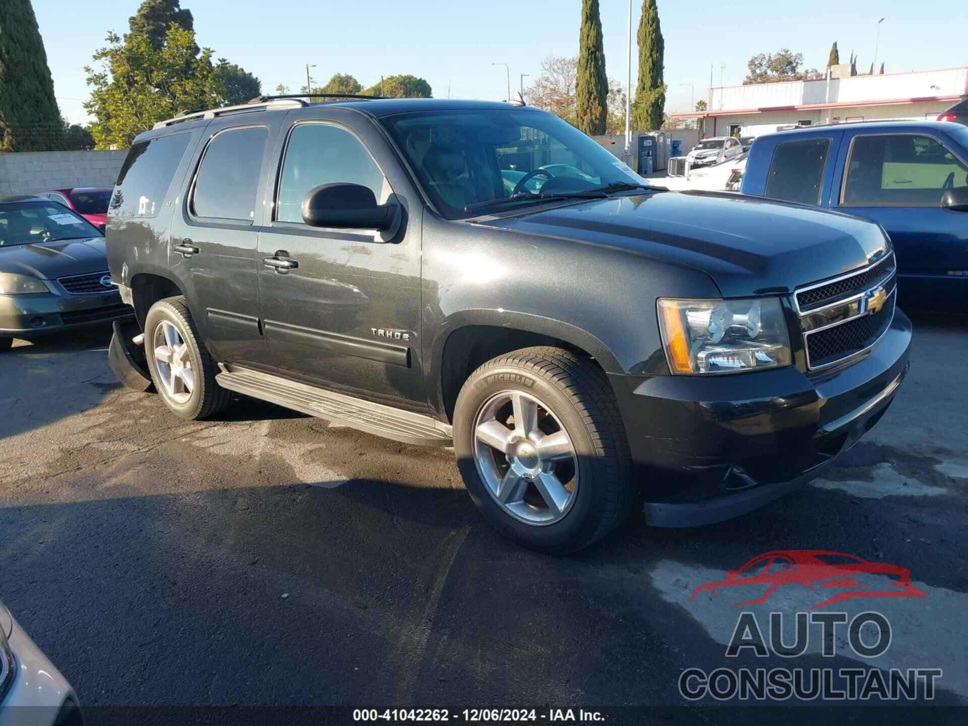 CHEVROLET TAHOE 2013 - 1GNSCBE01DR171272