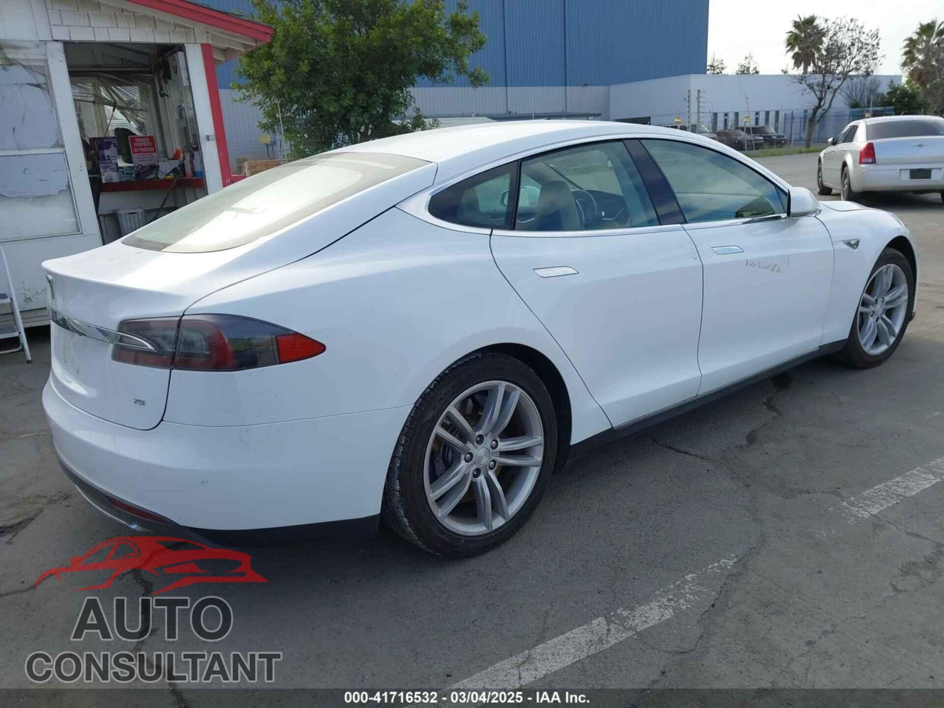 TESLA MODEL S 2013 - 5YJSA1DG2DFP07739