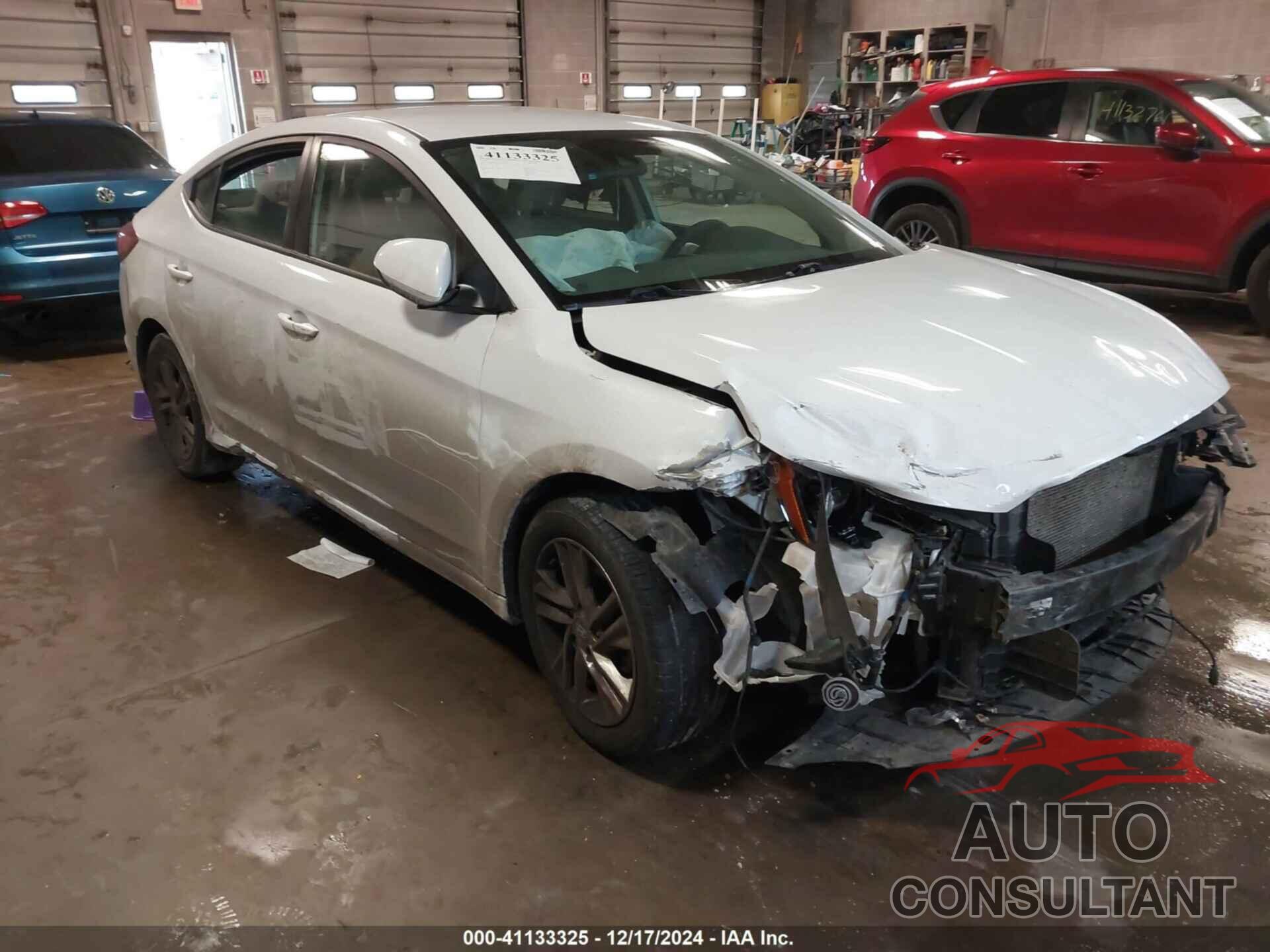HYUNDAI ELANTRA 2019 - 5NPD84LF0KH423605