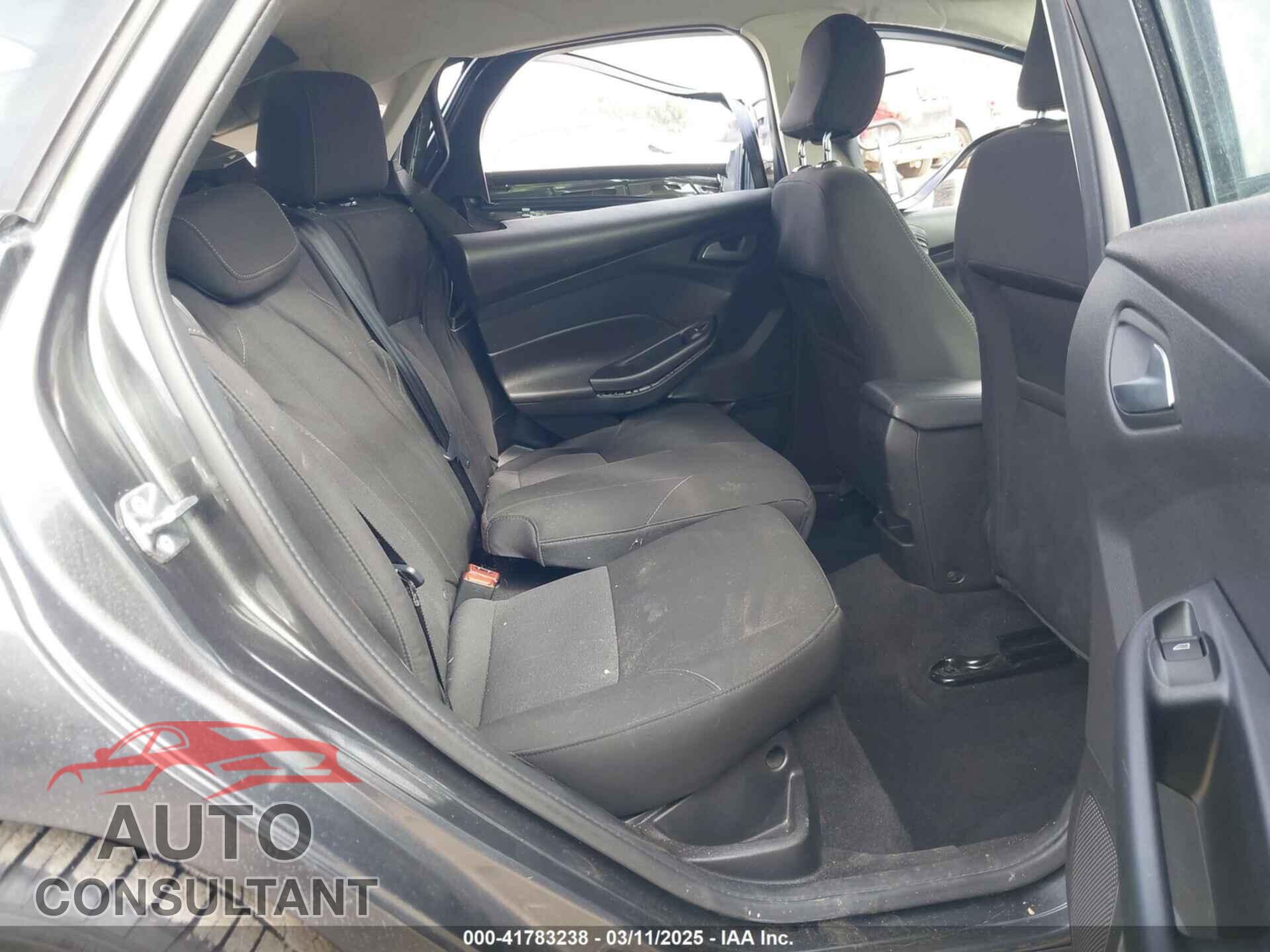 FORD FOCUS 2017 - 1FADP3K29HL277209