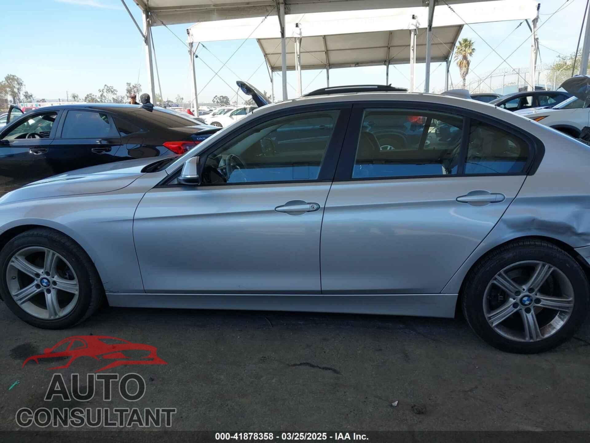 BMW 328I 2013 - WBA3C1G55DNR47357
