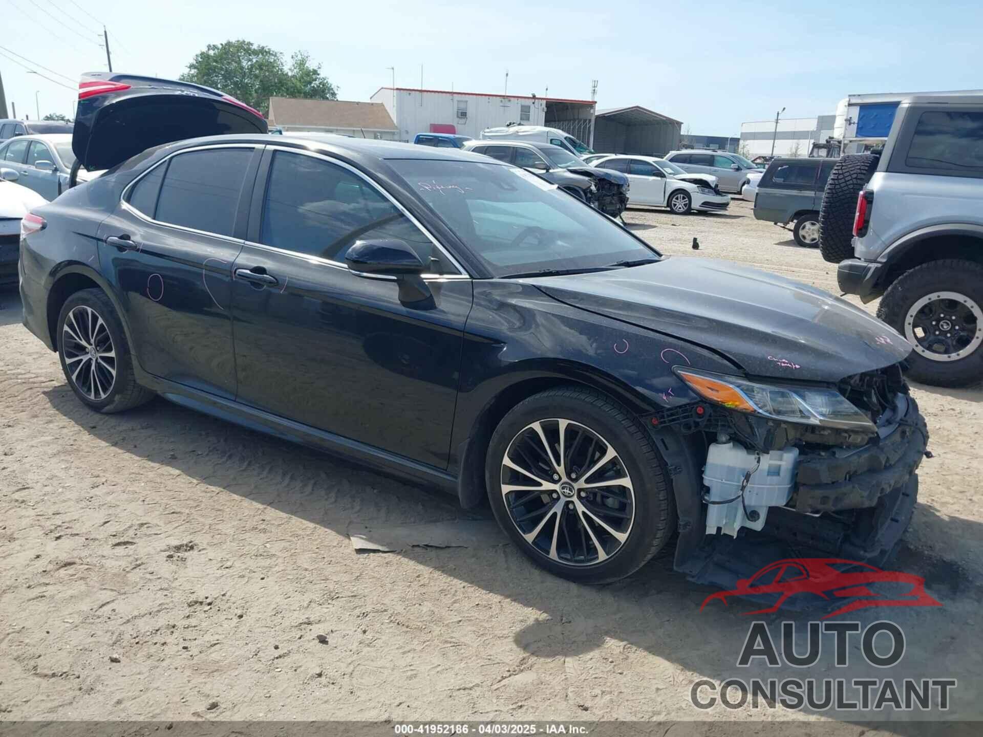 TOYOTA CAMRY 2018 - 4T1B11HK6JU057374