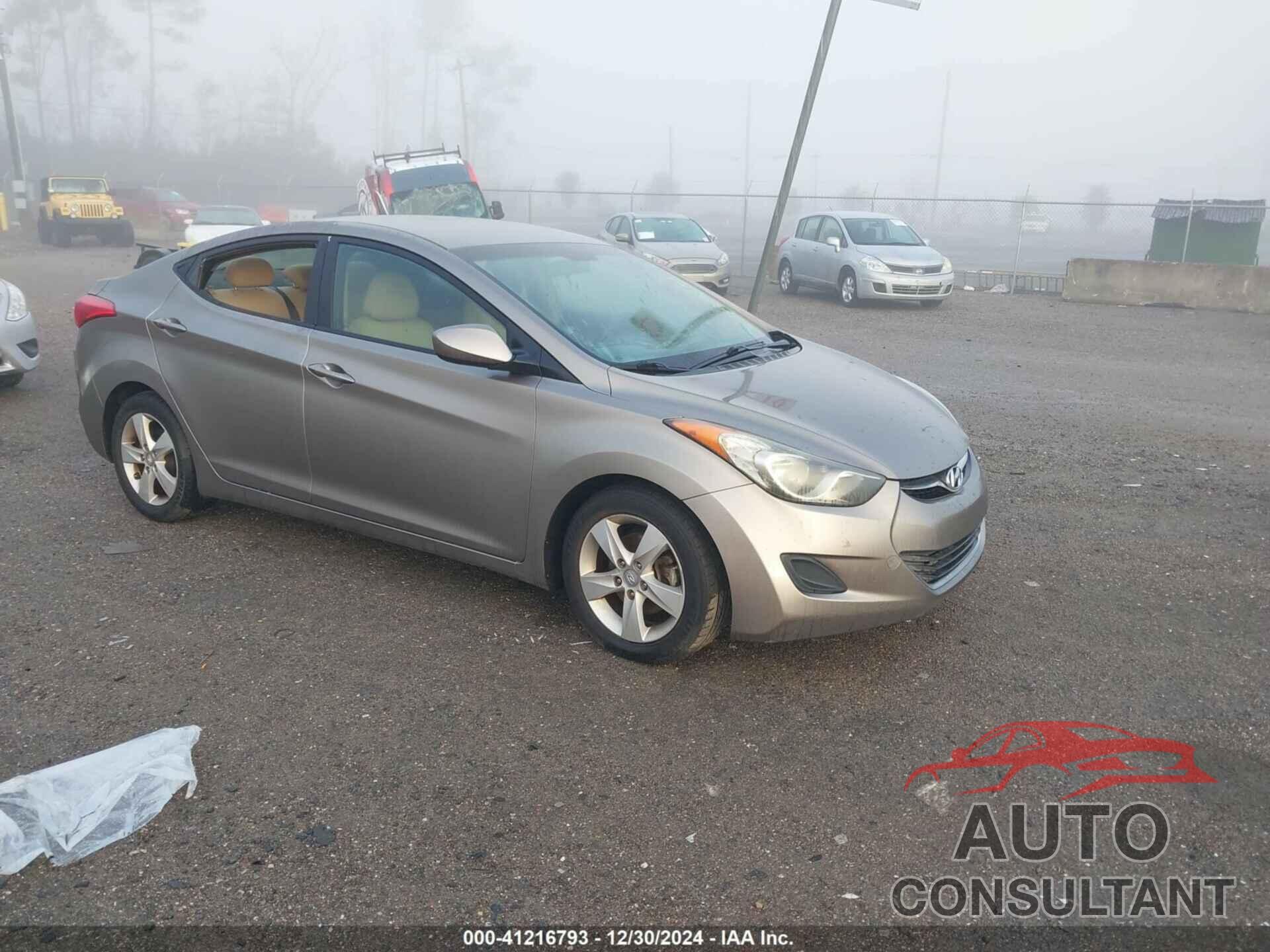 HYUNDAI ELANTRA 2013 - 5NPDH4AE8DH265625