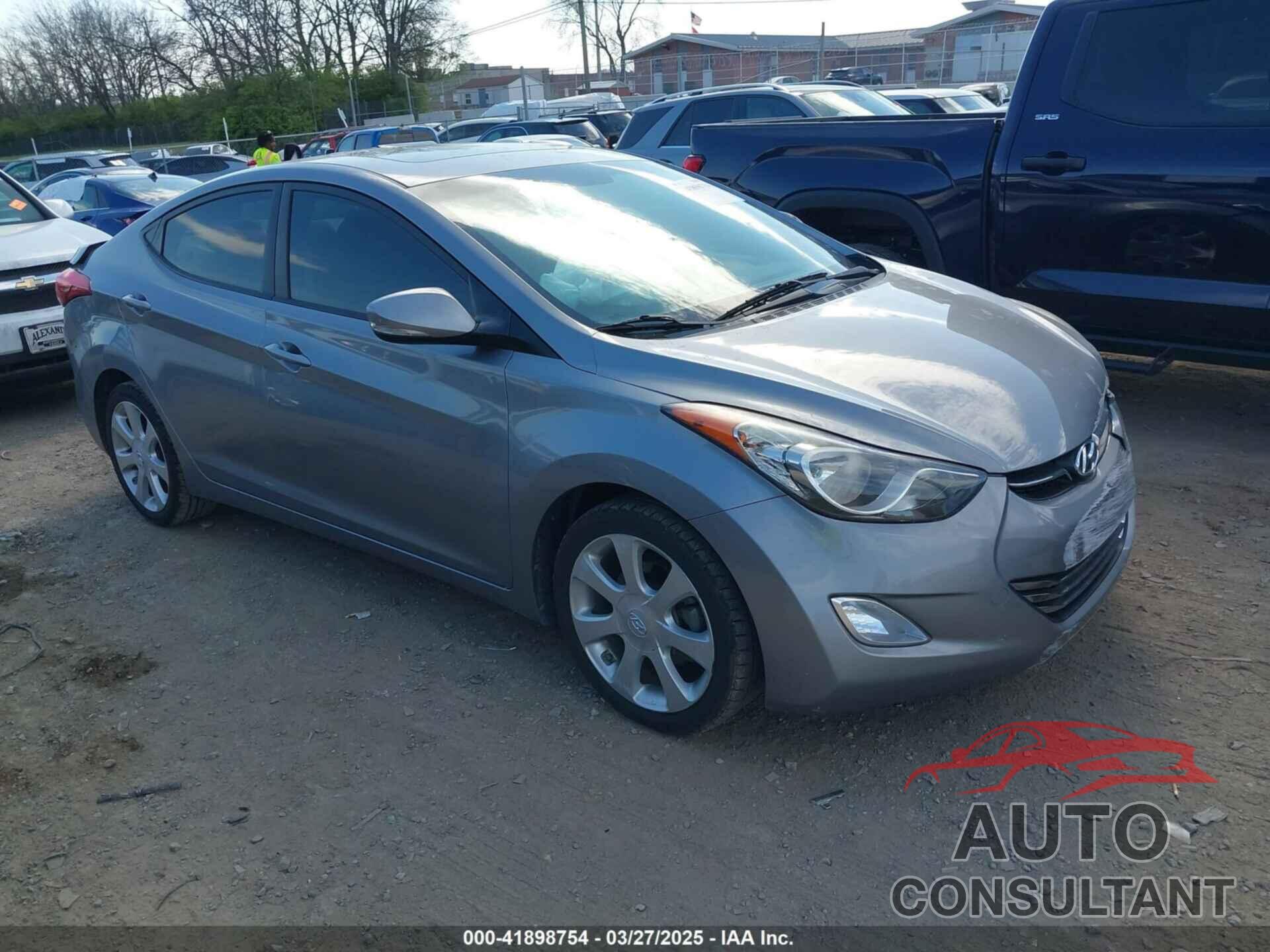 HYUNDAI ELANTRA 2013 - KMHDH4AE8DU740224