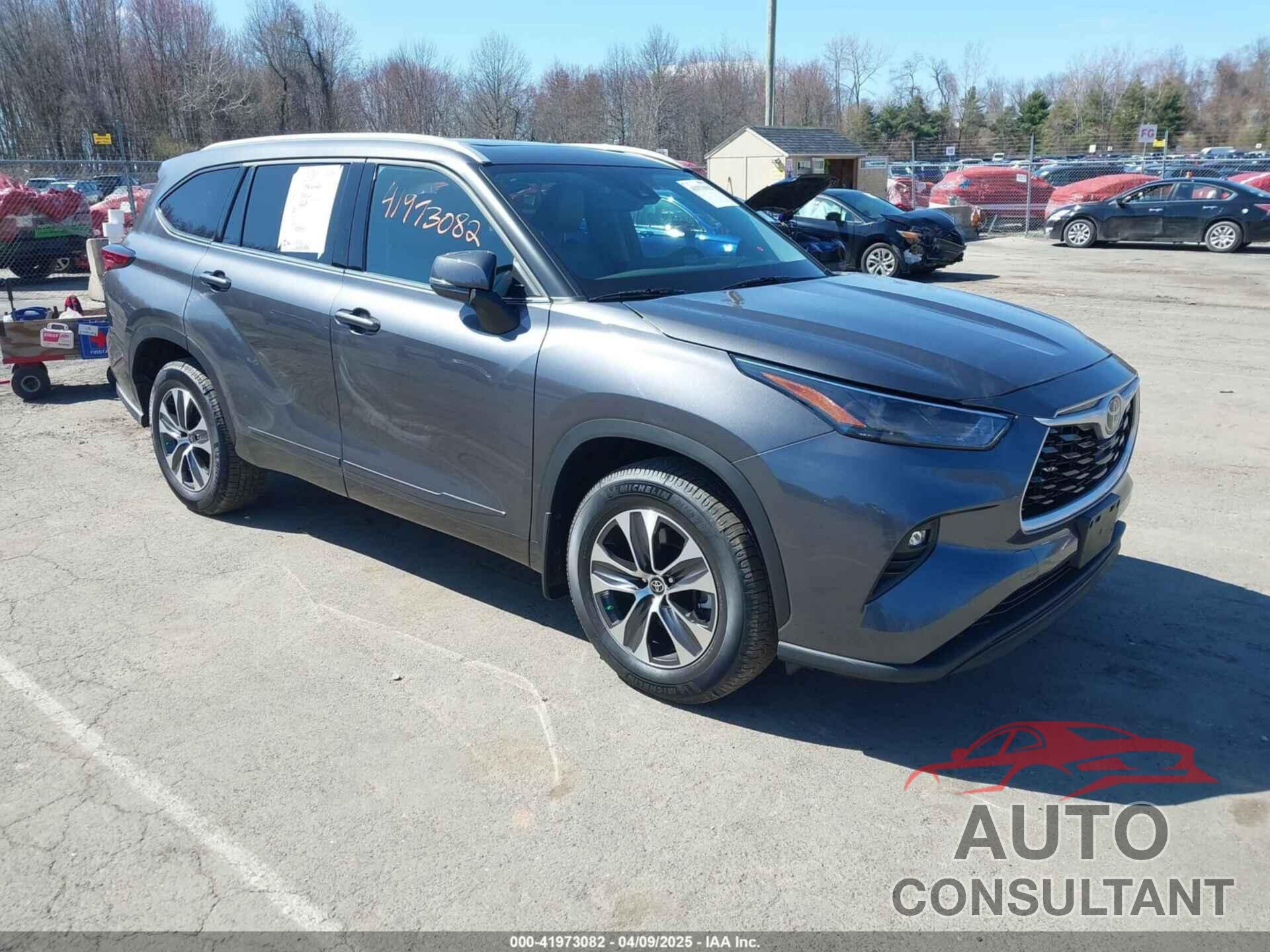 TOYOTA HIGHLANDER 2022 - 5TDHZRBH7NS170179