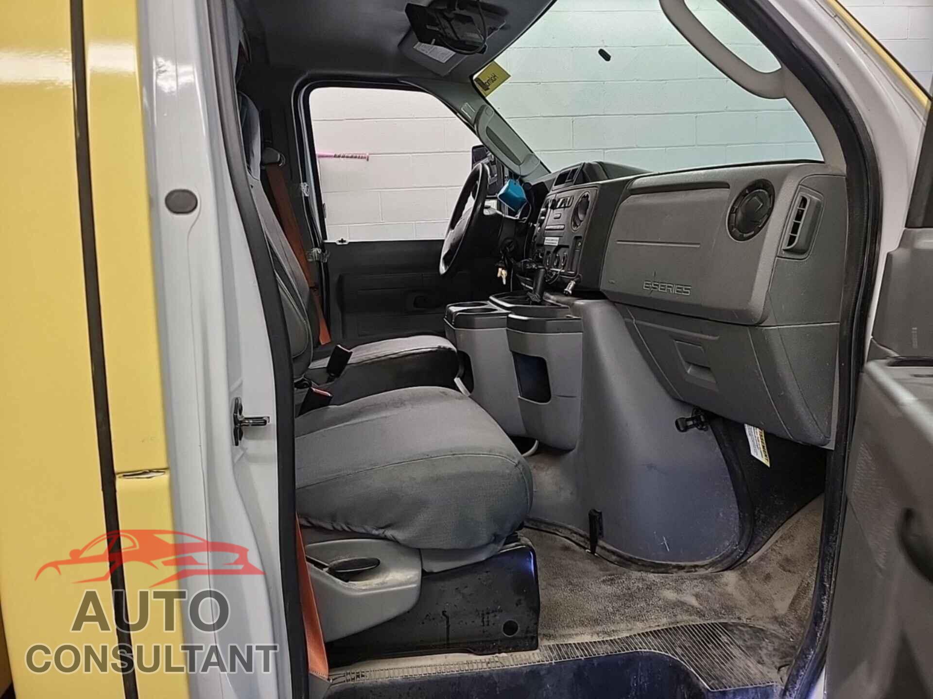 FORD ECONOLINE 2018 - 1FDXE4FS2JDC33304