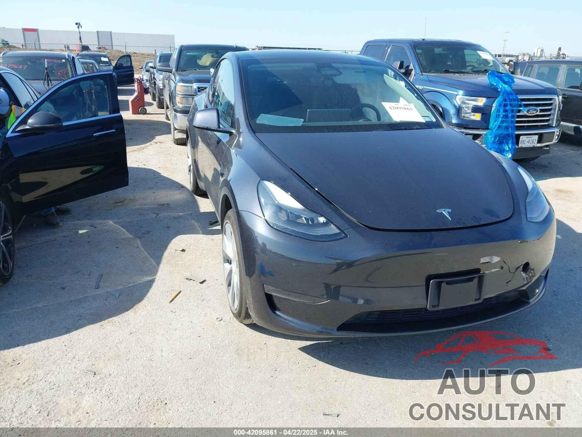 TESLA MODEL Y 2024 - 7SAYGAEE7RF085459