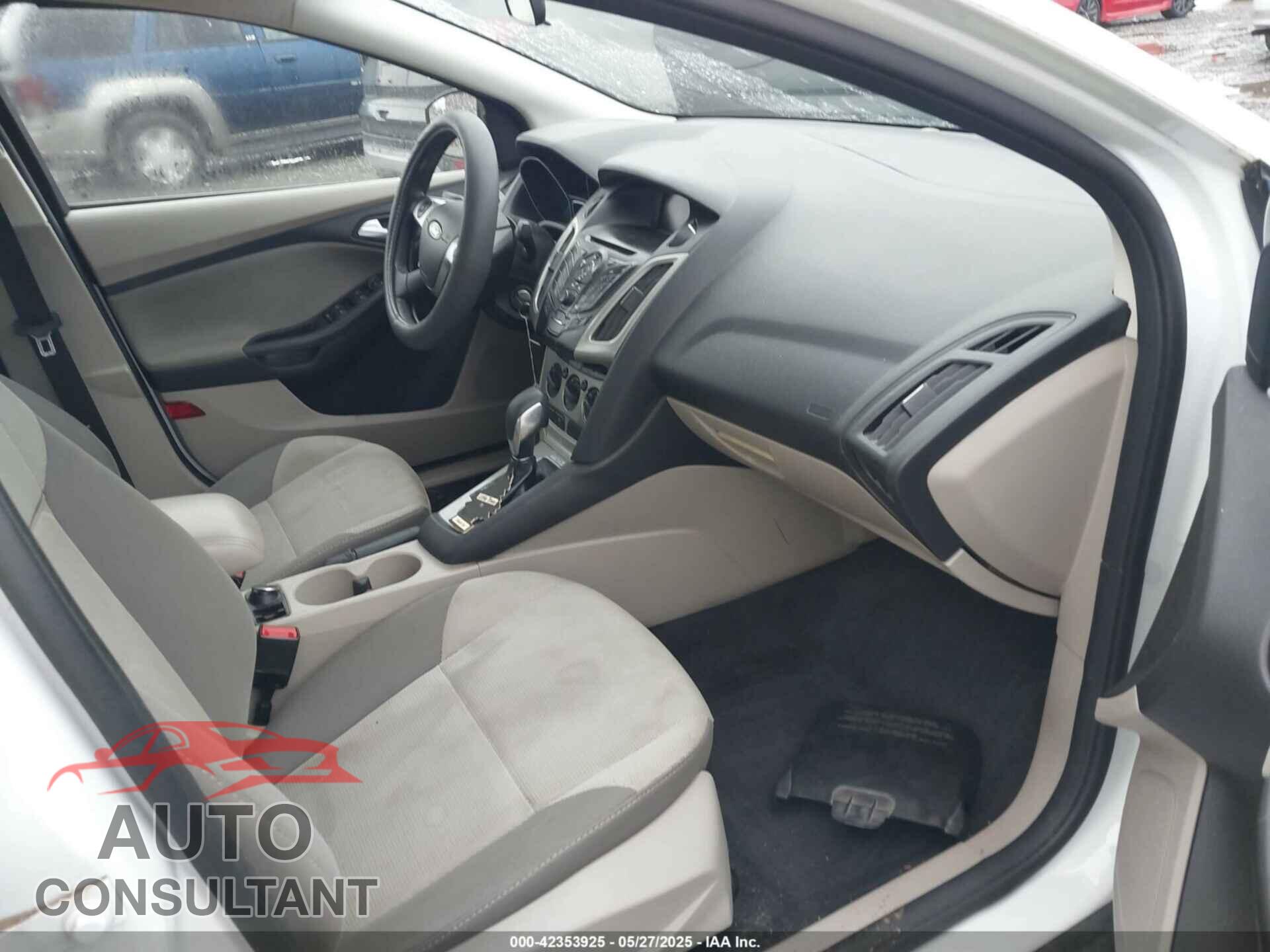 FORD FOCUS 2014 - 1FADP3F27EL284245