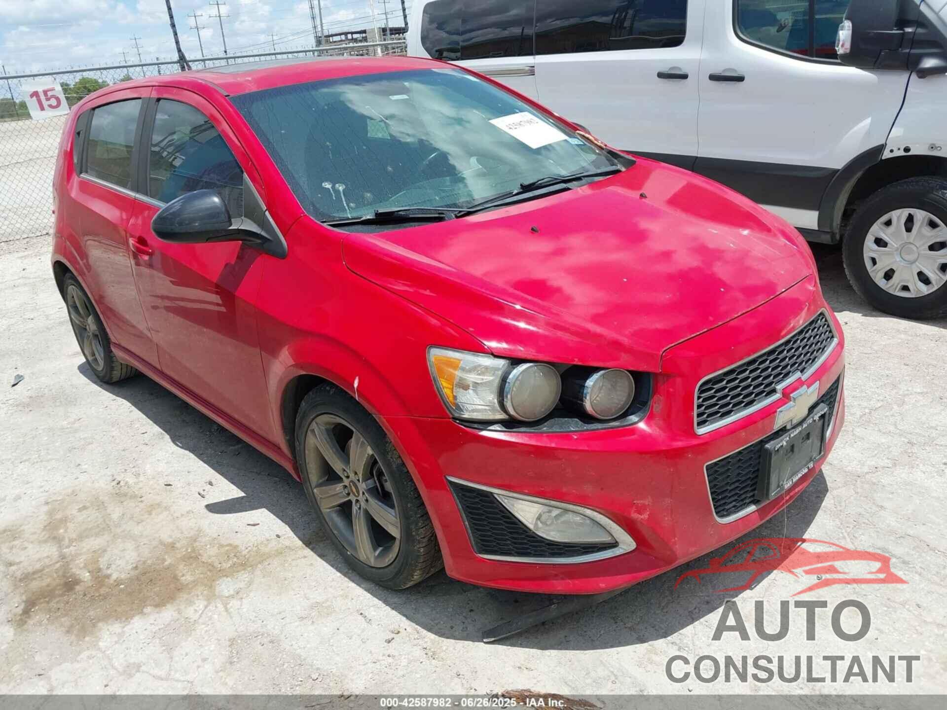 CHEVROLET SONIC 2013 - 1G1JG6SB9D4215157