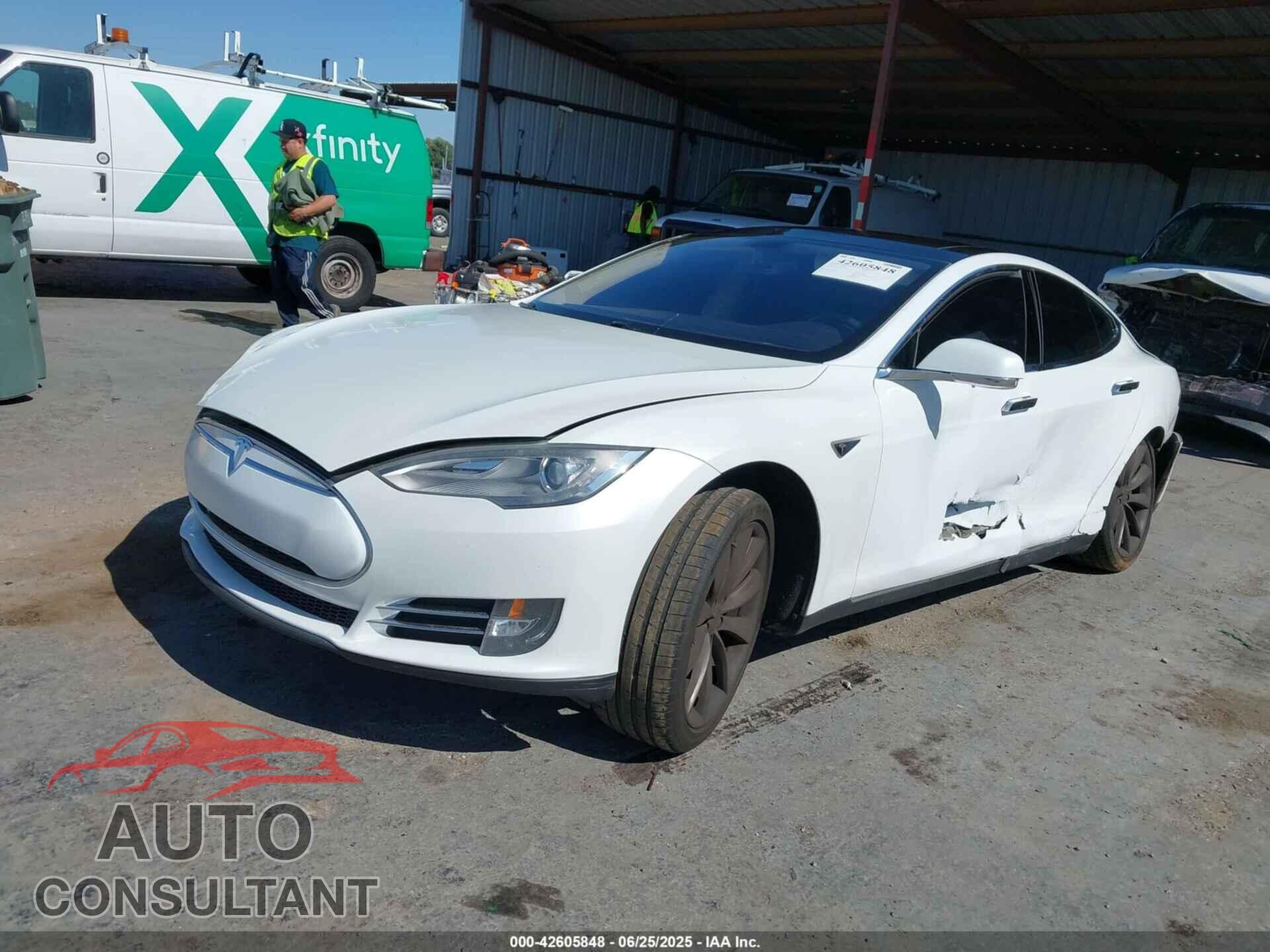 TESLA MODEL S 2013 - 5YJSA1DP5DFP16614