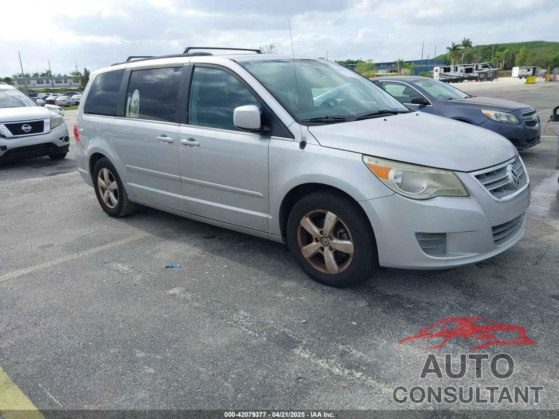 VOLKSWAGEN ROUTAN 2011 - 2V4RW5DG5BR658423