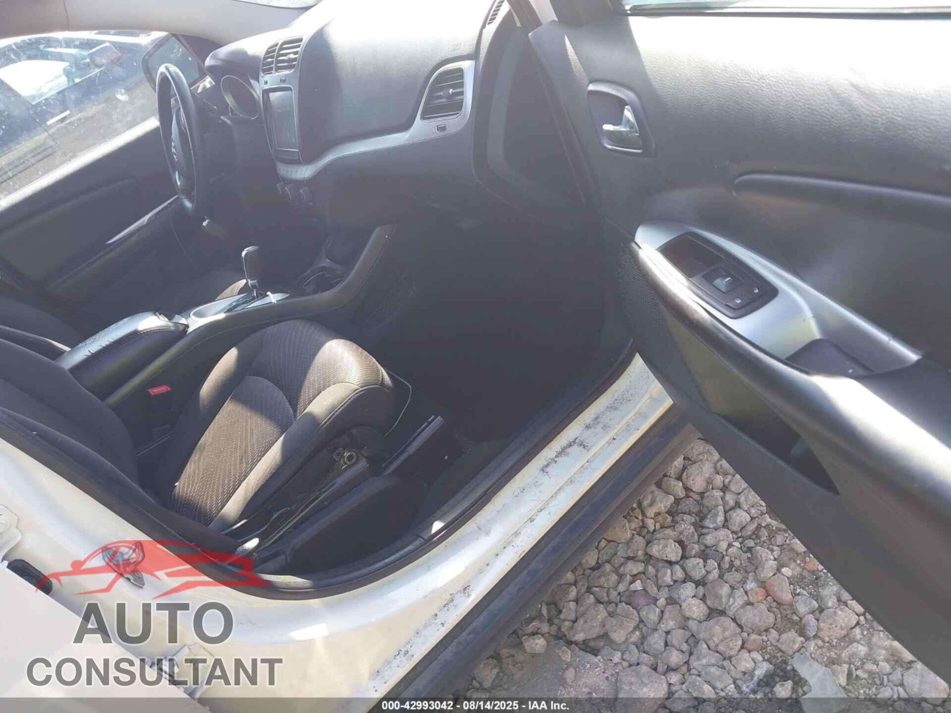 DODGE JOURNEY 2015 - 3C4PDCBB6FT530035