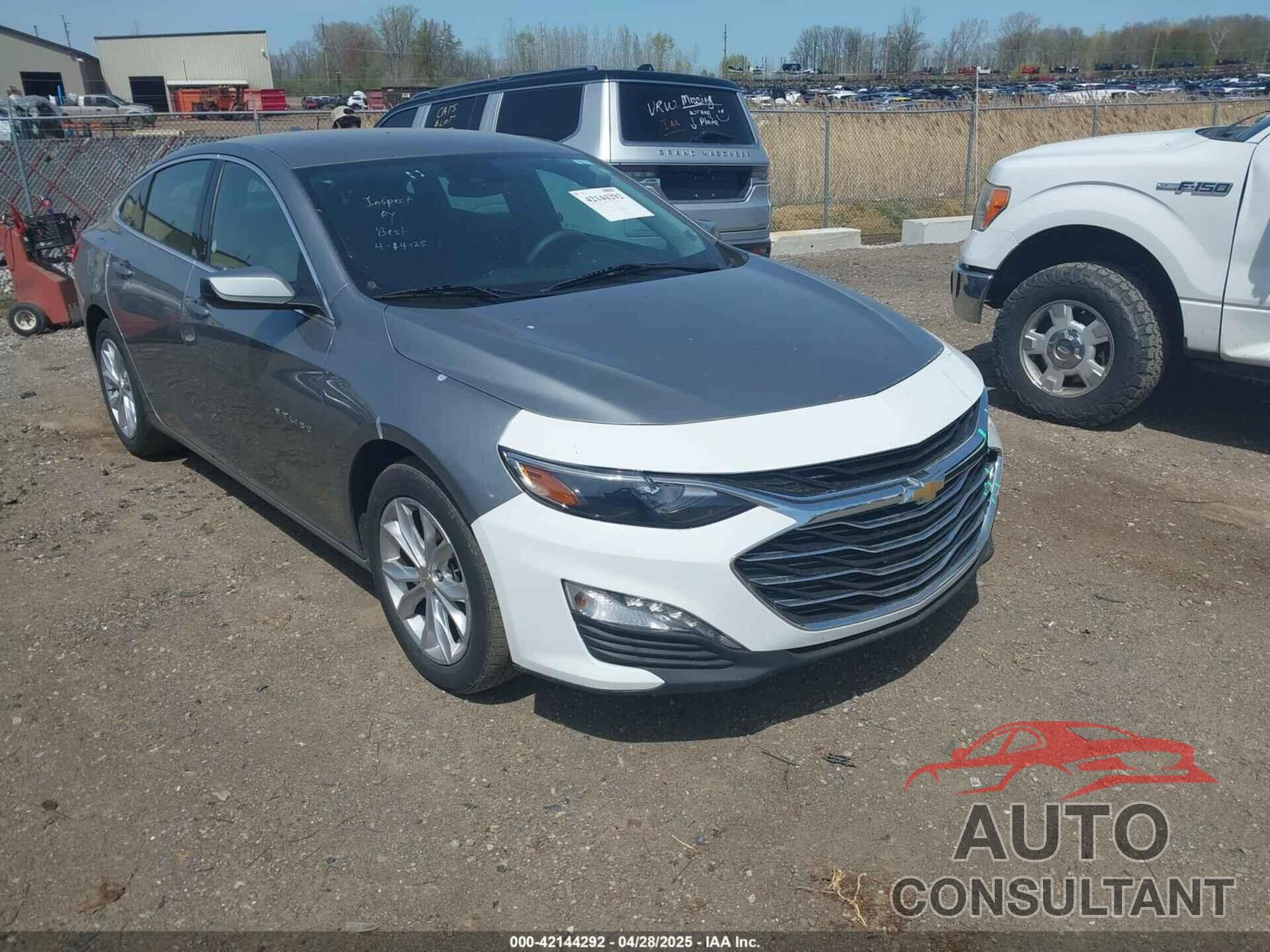 CHEVROLET MALIBU 2023 - 1G1ZD5ST1PF132748