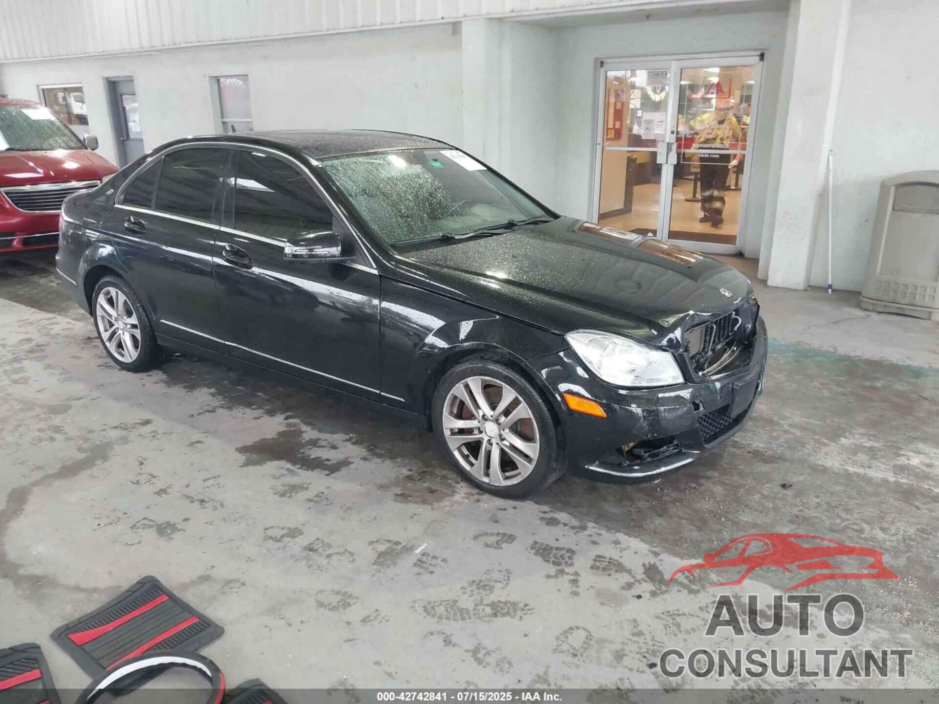 MERCEDES-BENZ C 2013 - WDDGF8AB3DR243661