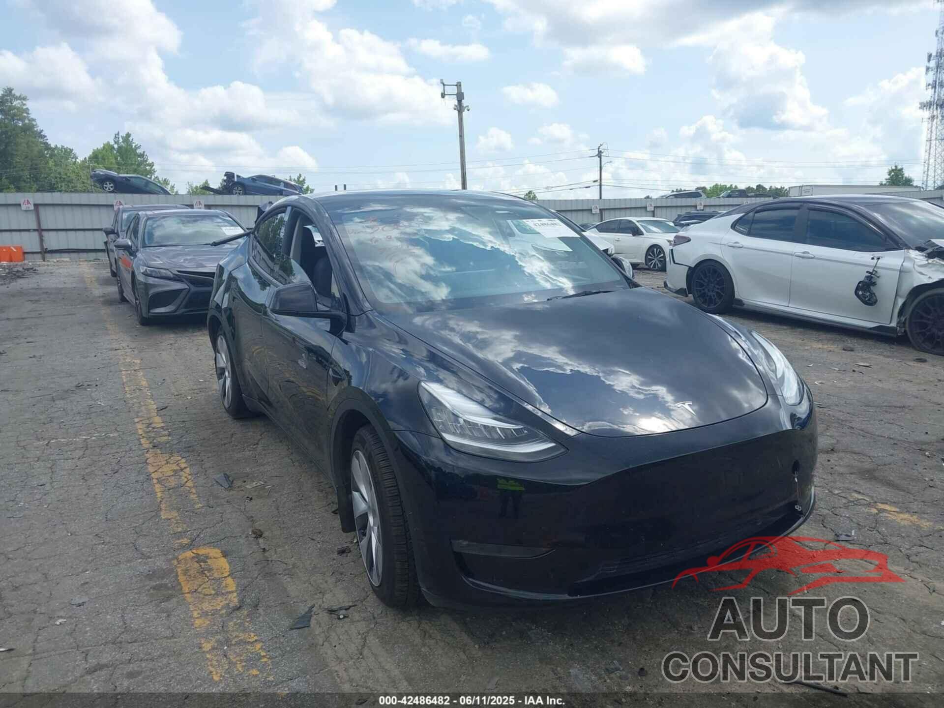 TESLA MODEL Y 2022 - 7SAYGAEE6NF575000