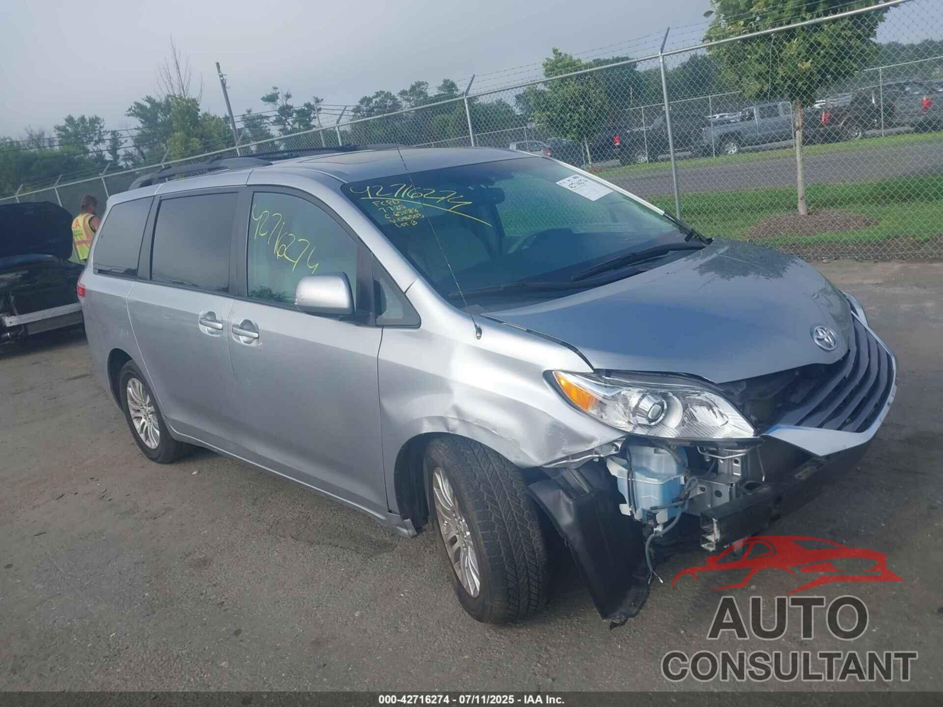 TOYOTA SIENNA 2011 - 5TDYK3DC5BS096503