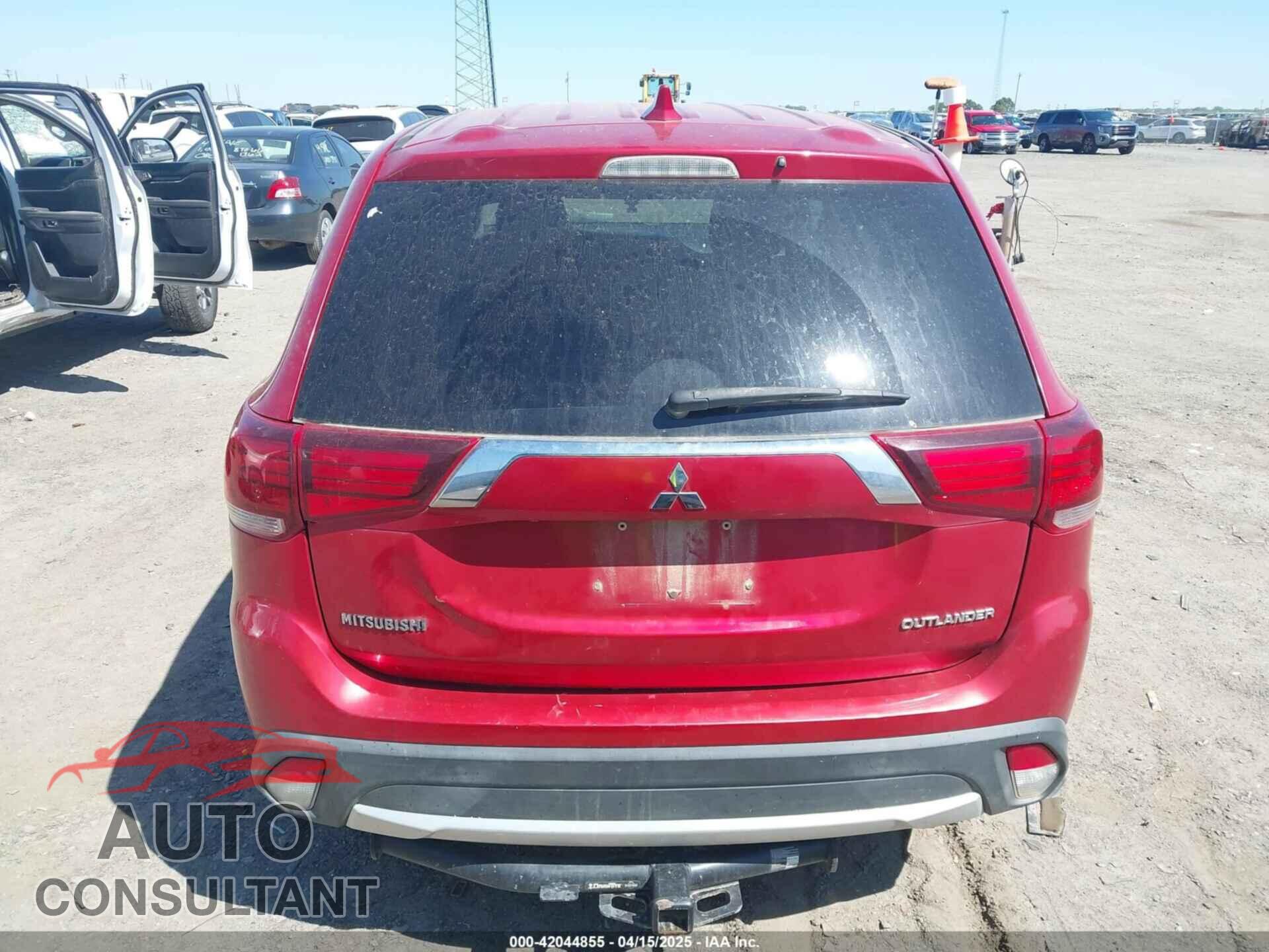 MITSUBISHI OUTLANDER 2018 - JA4AD2A33JZ040254