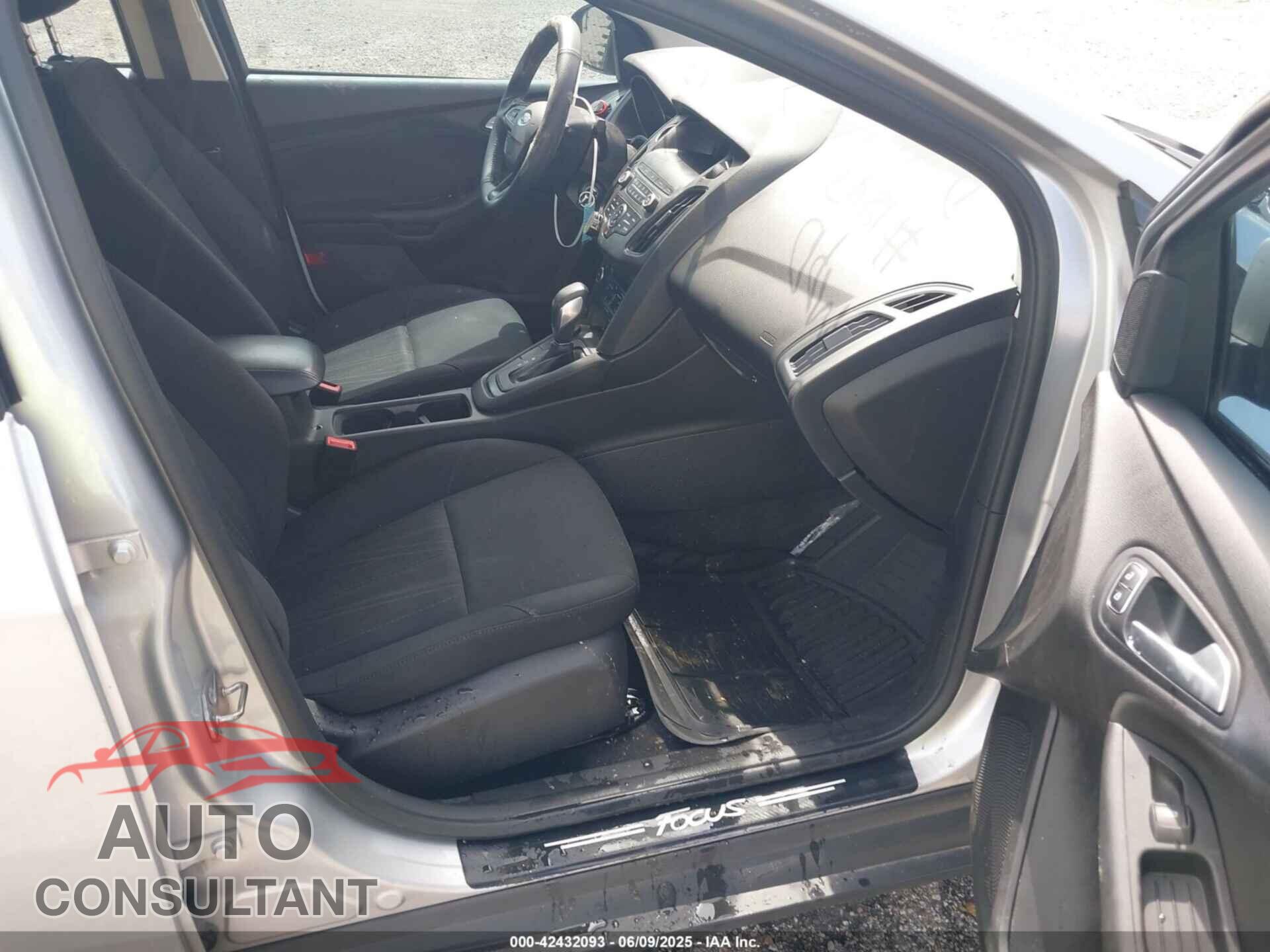 FORD FOCUS 2018 - 1FADP3FE8JL256734