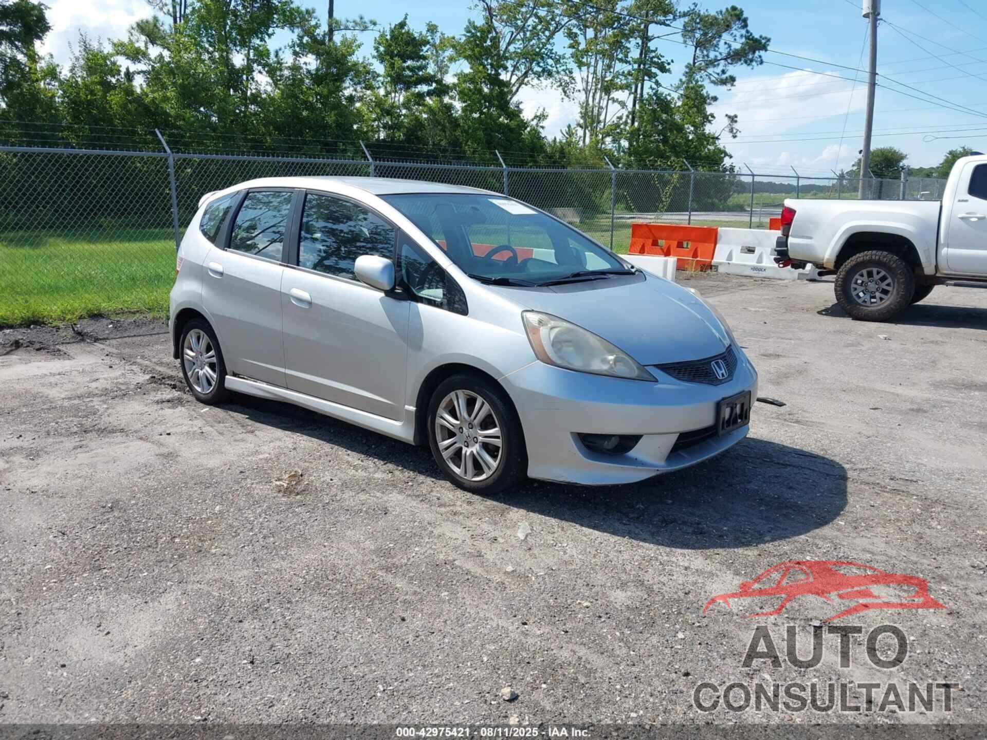 HONDA FIT 2011 - JHMGE8H58BC022763