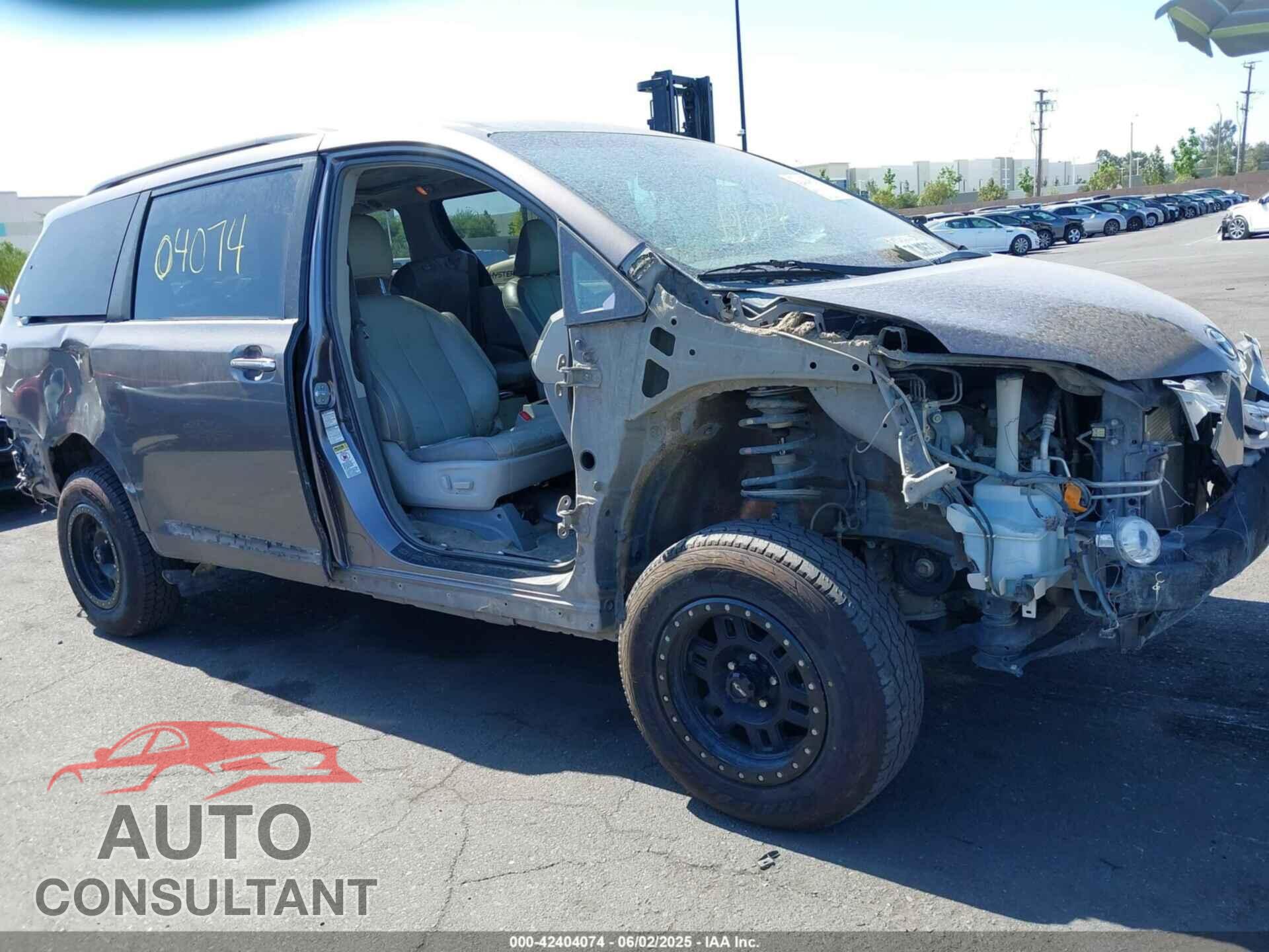 TOYOTA SIENNA 2013 - 5TDDK3DC8DS068518