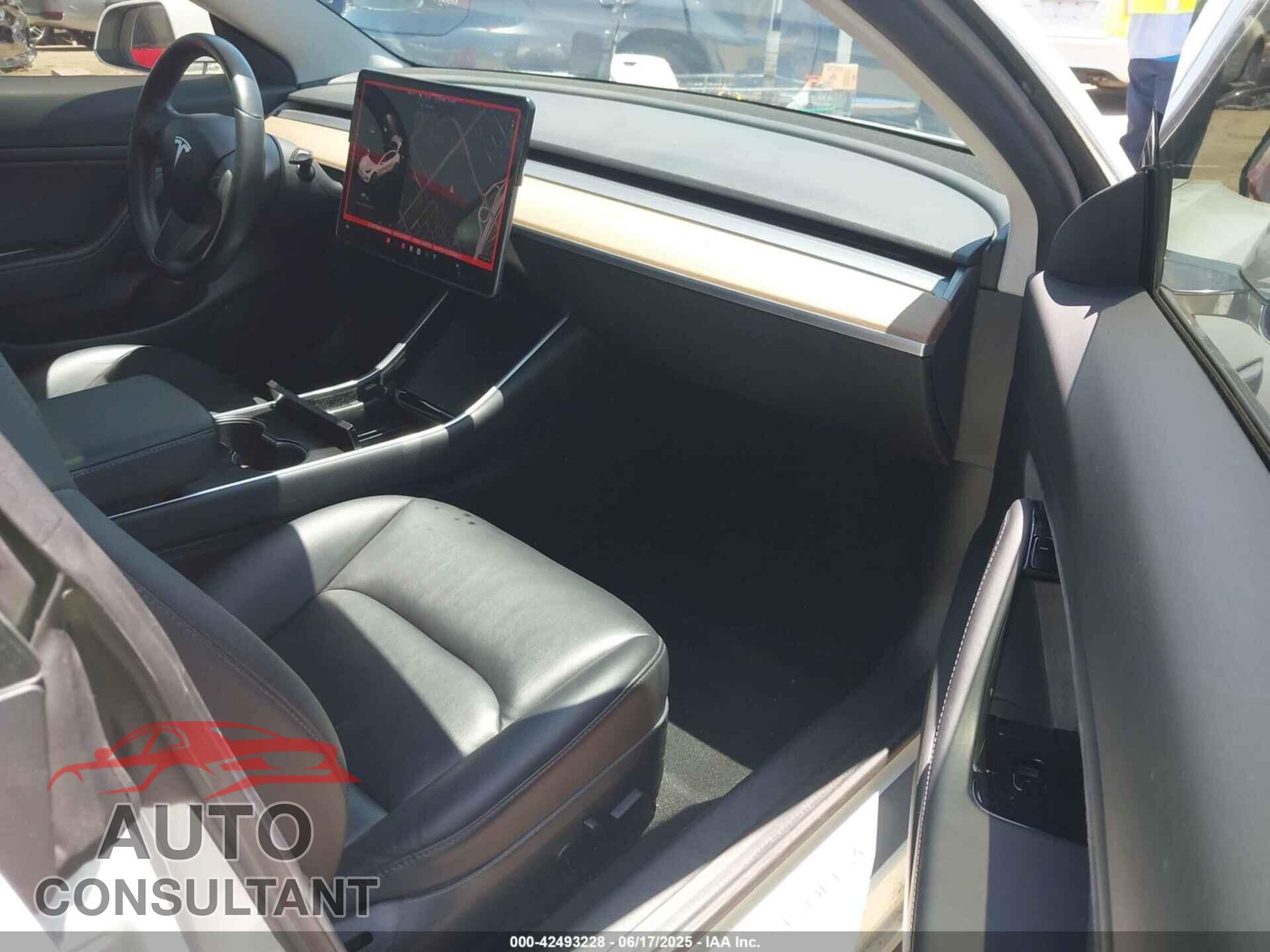 TESLA MODEL 3 2018 - 5YJ3E1EB8JF092444