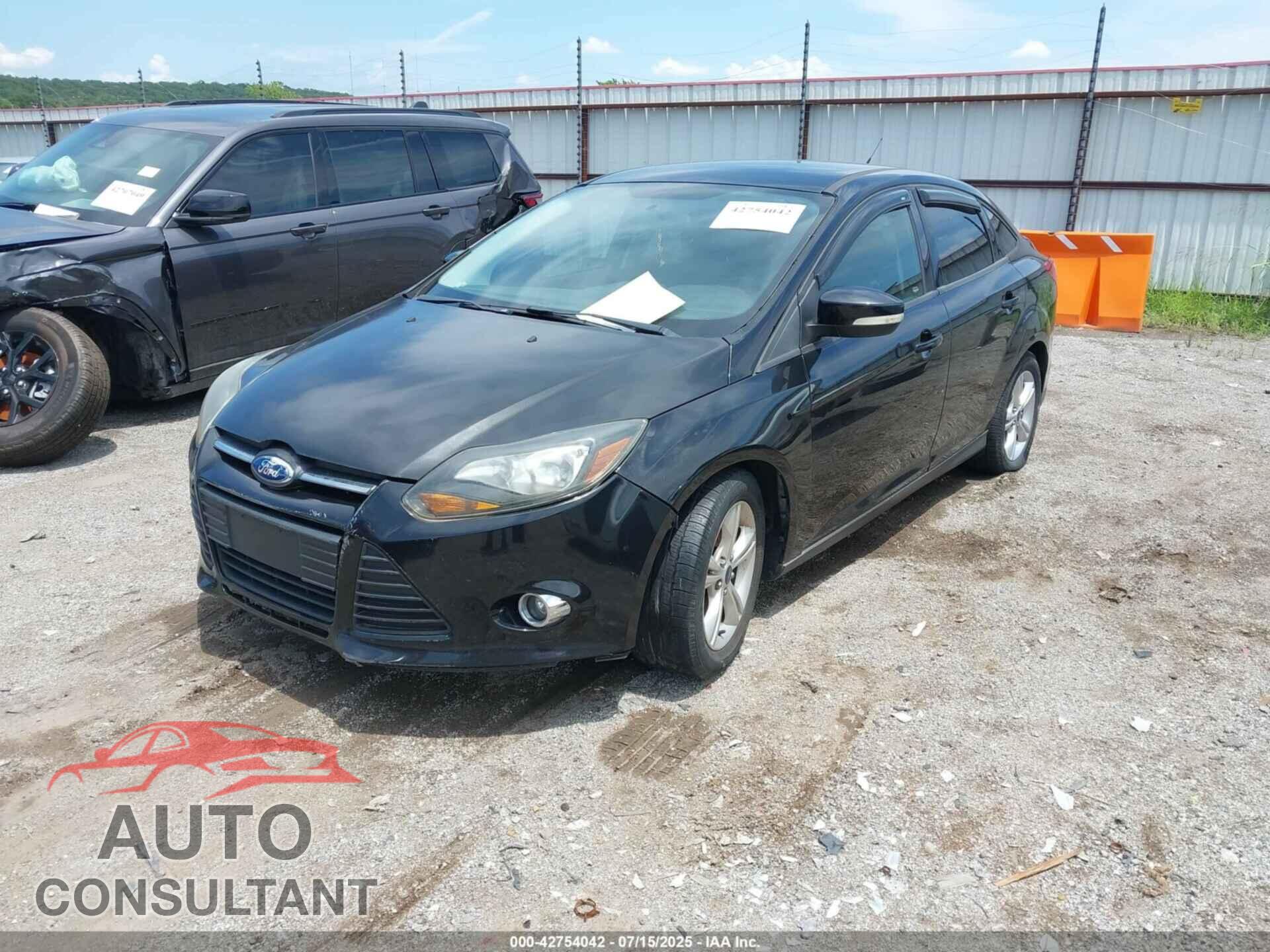 FORD FOCUS 2014 - 1FADP3F2XEL270825