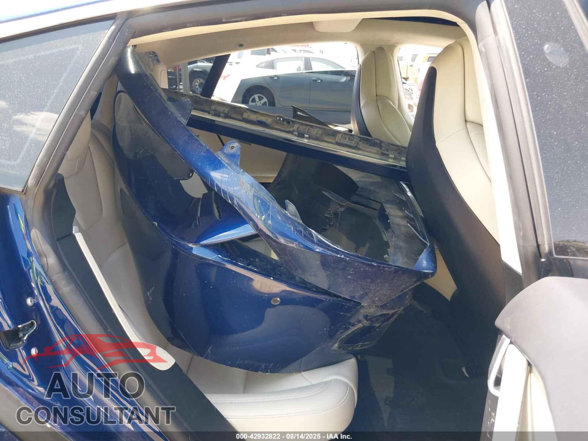 TESLA MODEL S 2017 - 5YJSA1E10HF215517