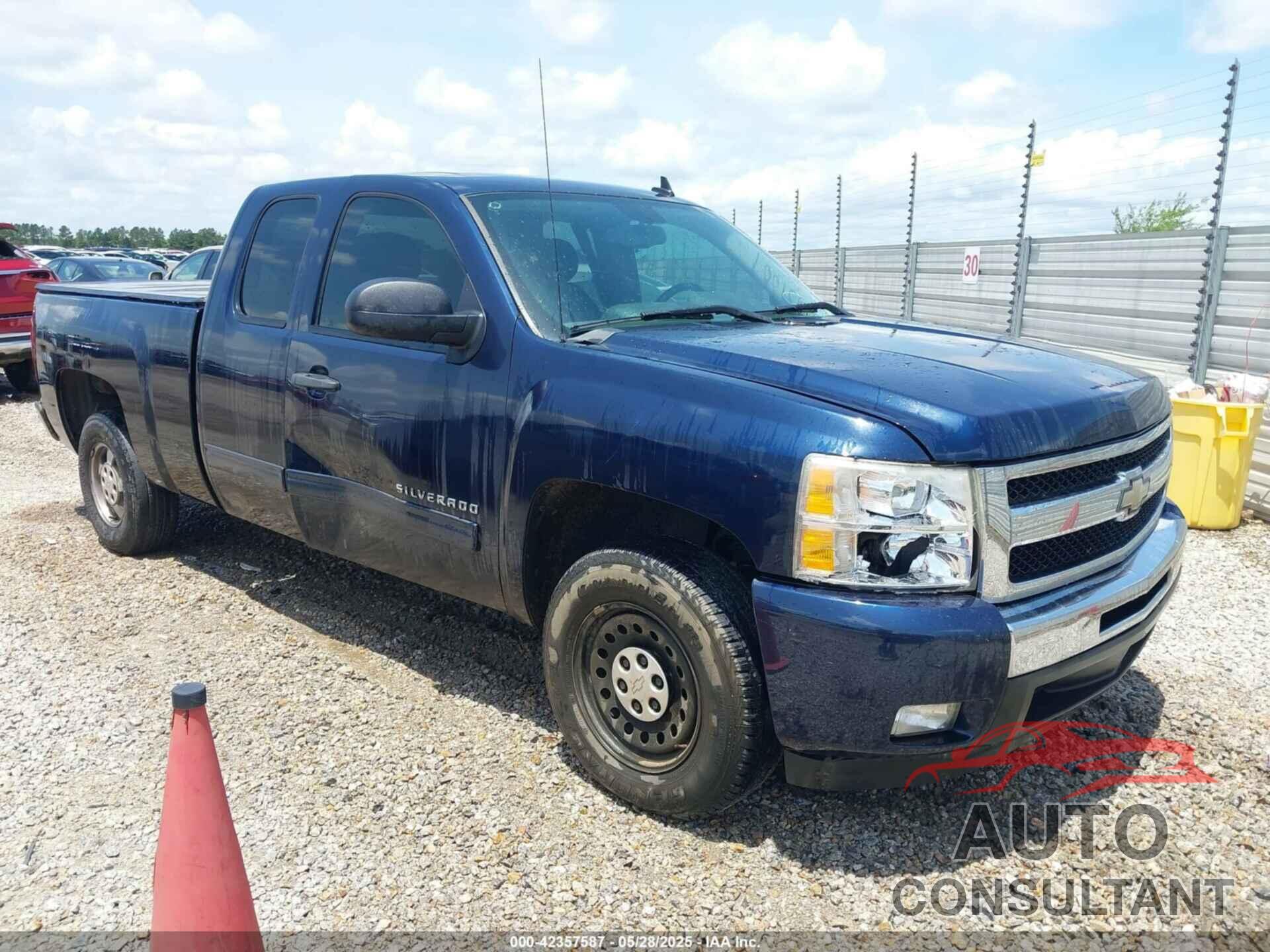 CHEVROLET SILVERADO 1500 2011 - 1GCRCSE08BZ280414