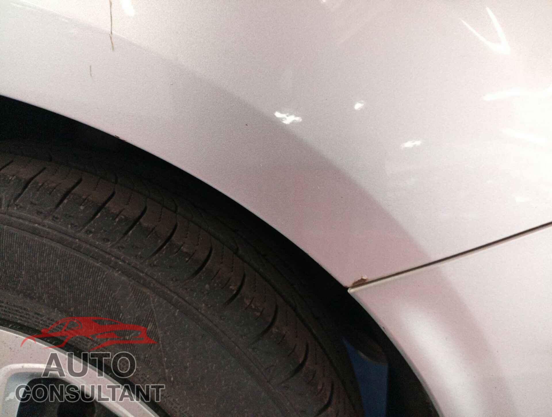 FORD FOCUS 2017 - 1FADP3E23HL272132