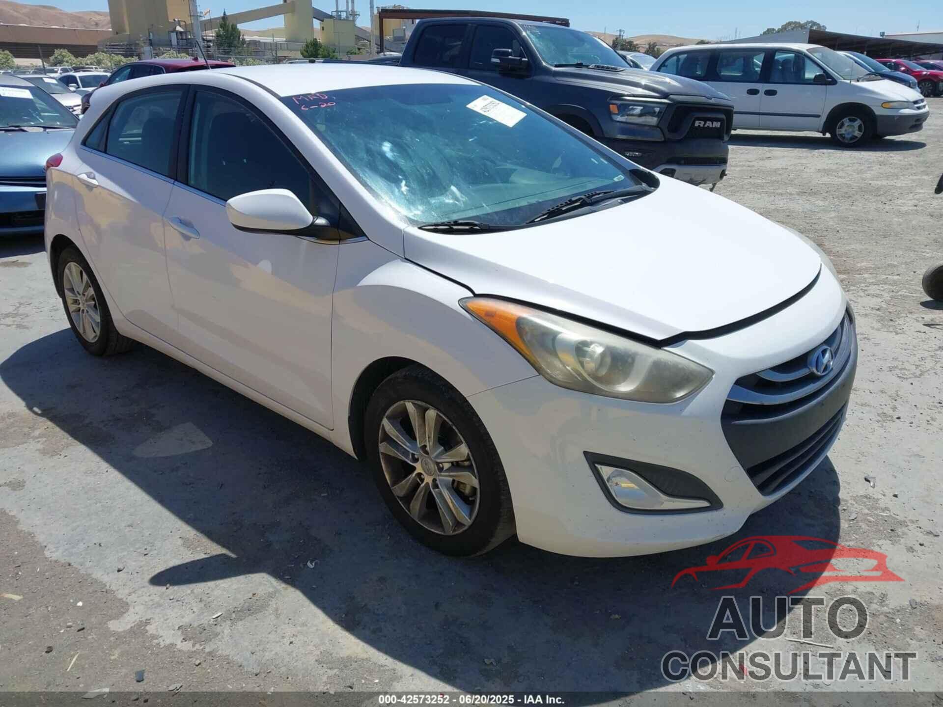 HYUNDAI ELANTRA GT 2014 - KMHD35LH4EU211611