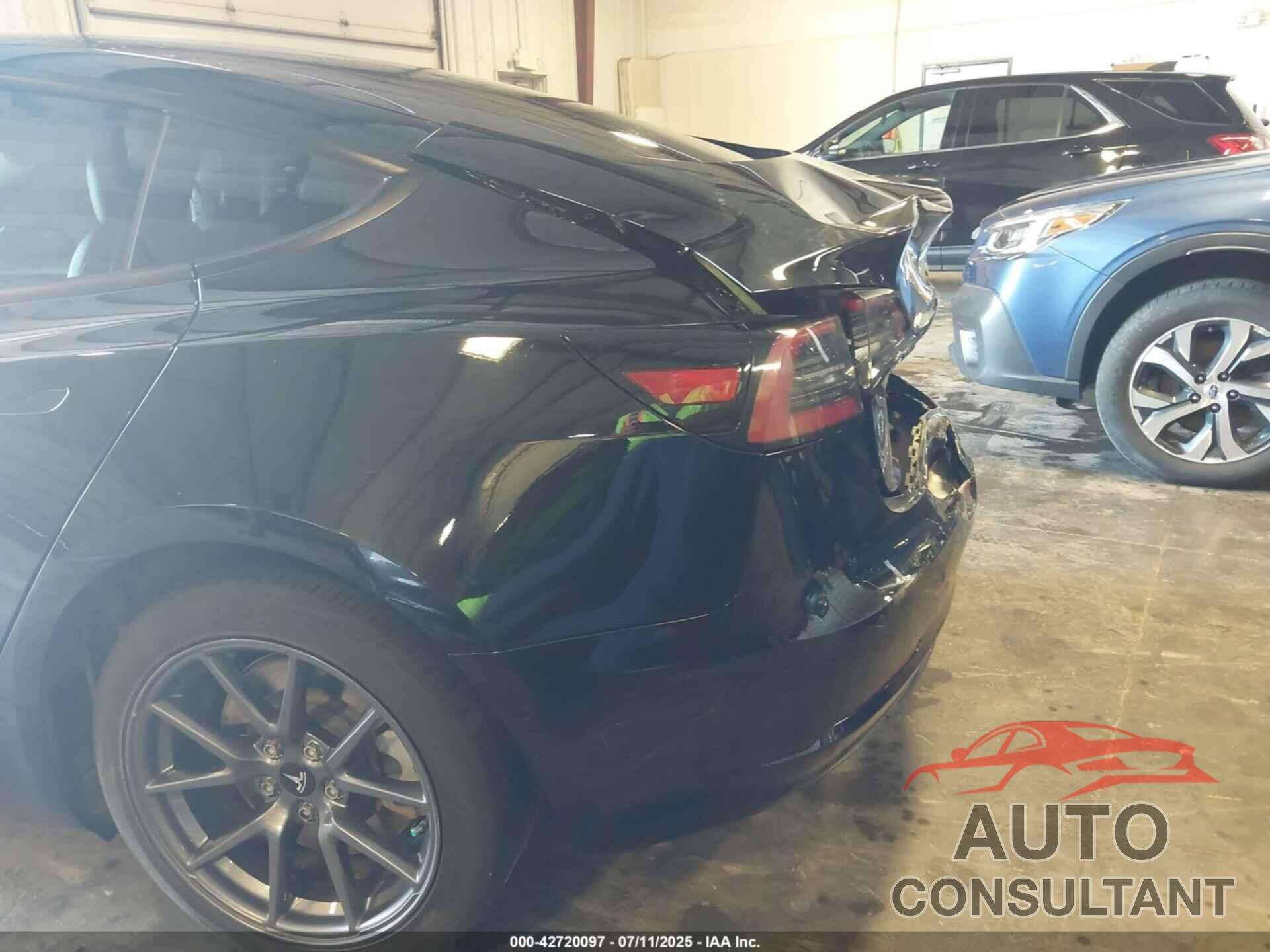 TESLA MODEL 3 2021 - 5YJ3E1EB7MF049525