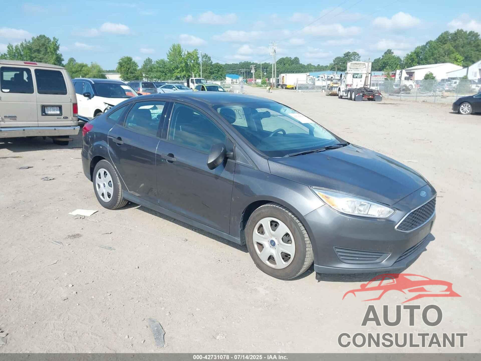 FORD FOCUS 2018 - 1FADP3E26JL266668