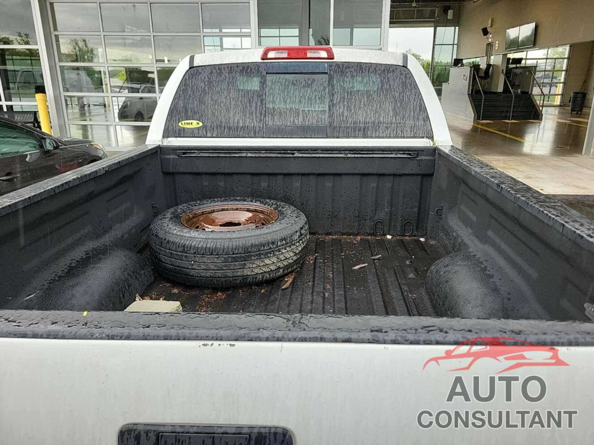 TOYOTA TUNDRA 2011 - 5TFUW5F14BX159904